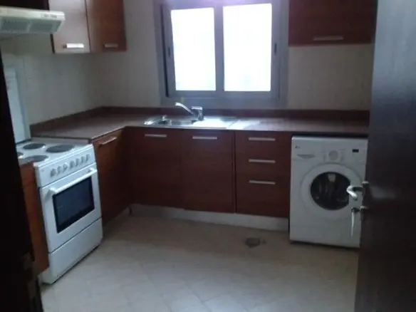Grand studio 2 pièces avec balcon à la Marina – Appartement Dubai (1/6)
