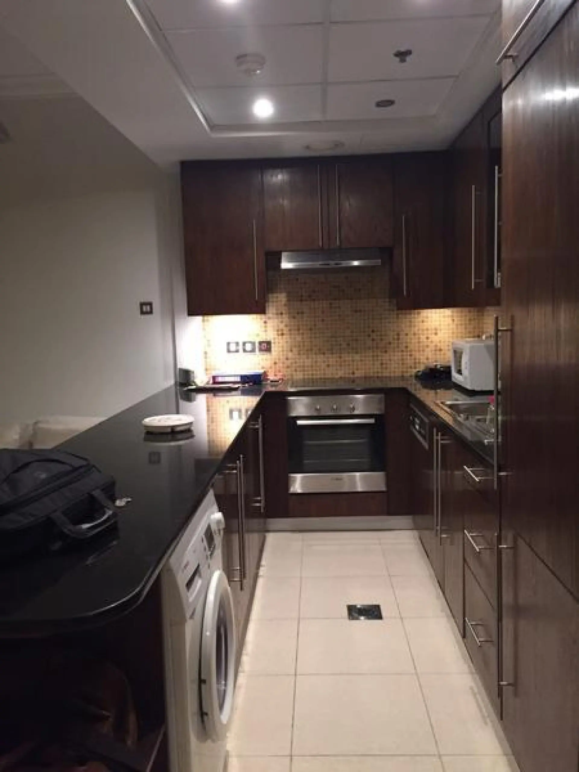 Grand studio étage élevé avec balcon et vue magnifique – Appartement Dubai (5/8)