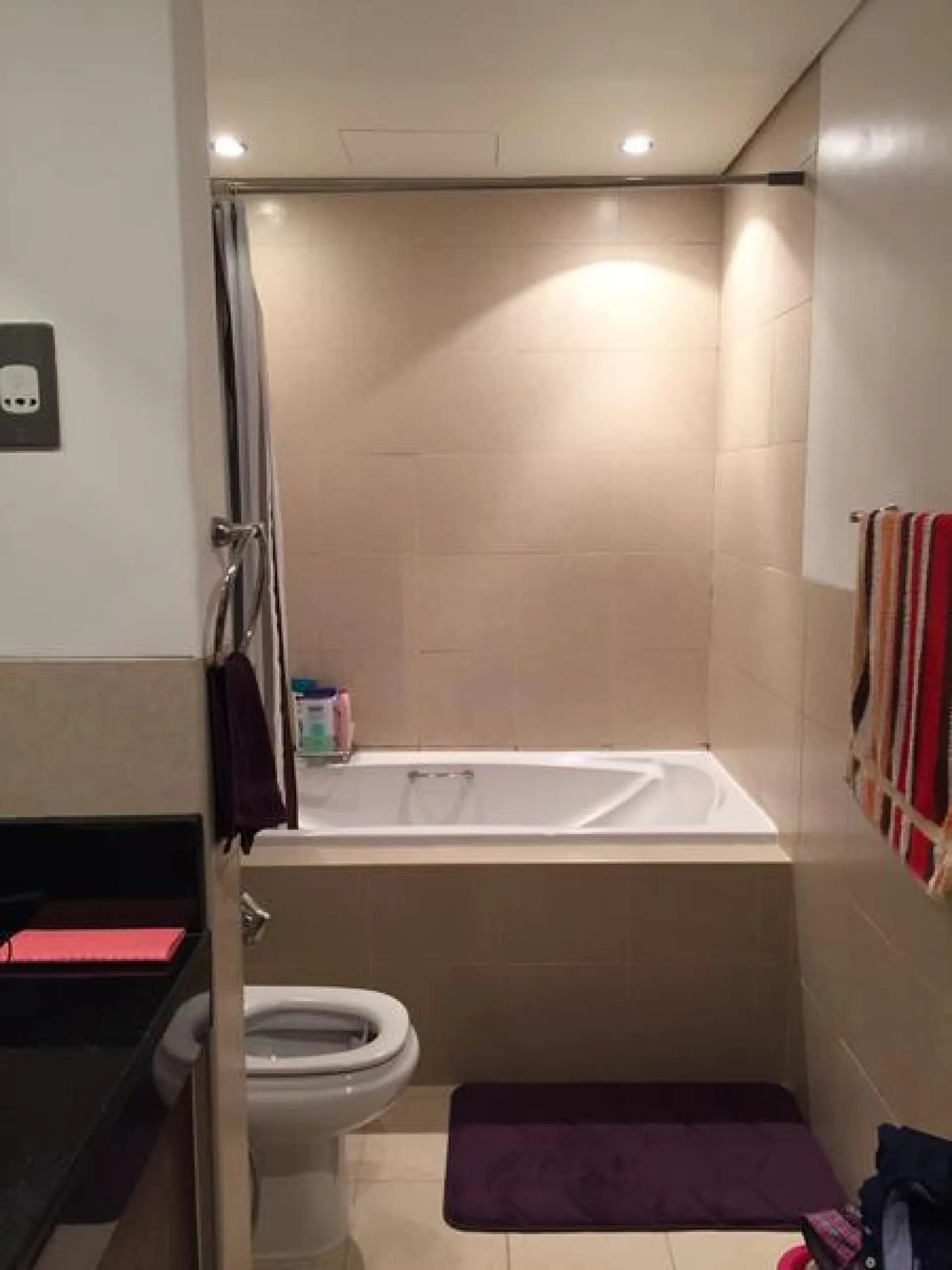 Grand studio étage élevé avec balcon et vue magnifique – Appartement Dubai (7/8)