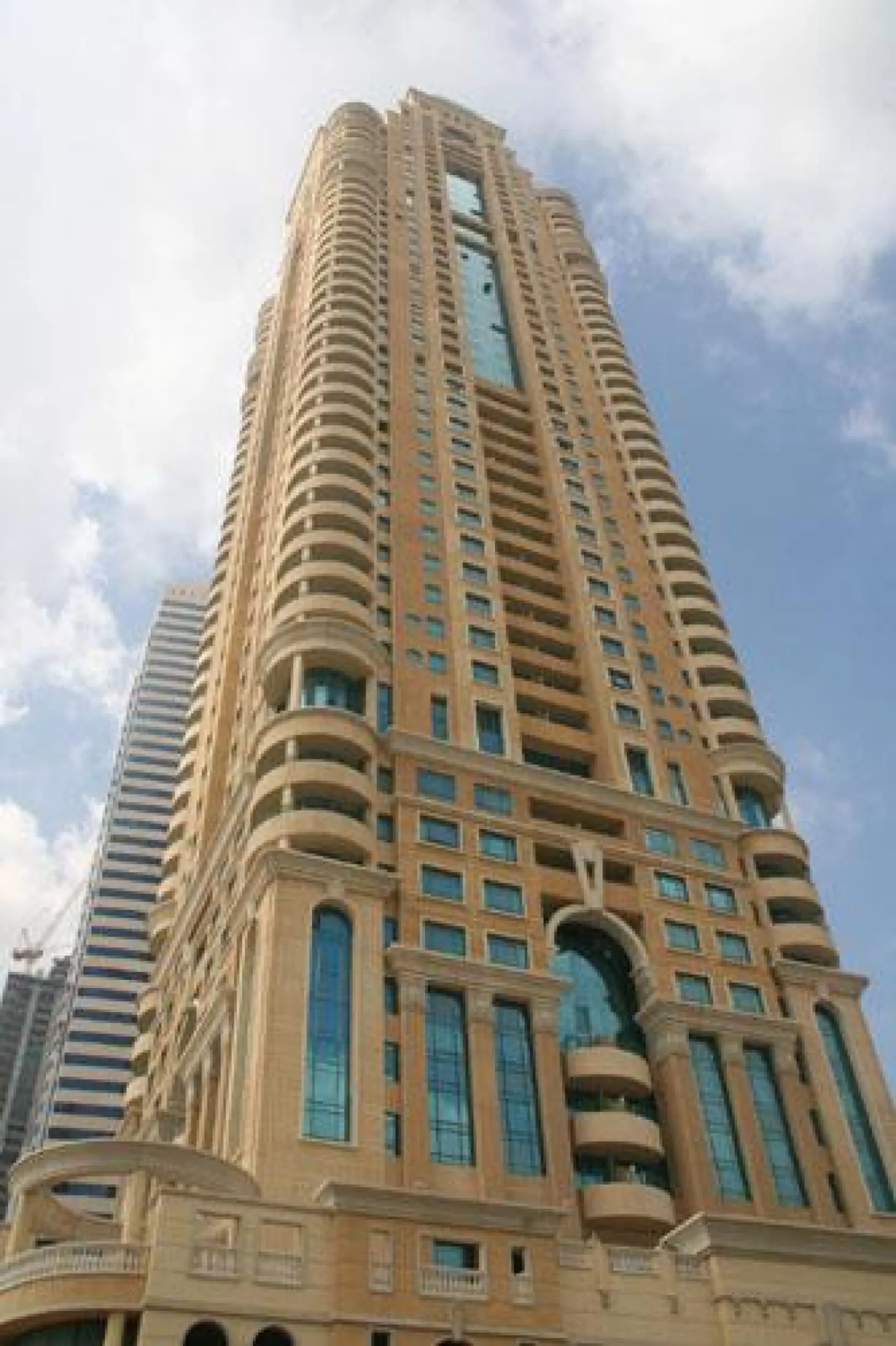 Bel aprt 2 CH + bureau vue sur la mer à louer à Marina Crown – Appartement Dubai (2/8)