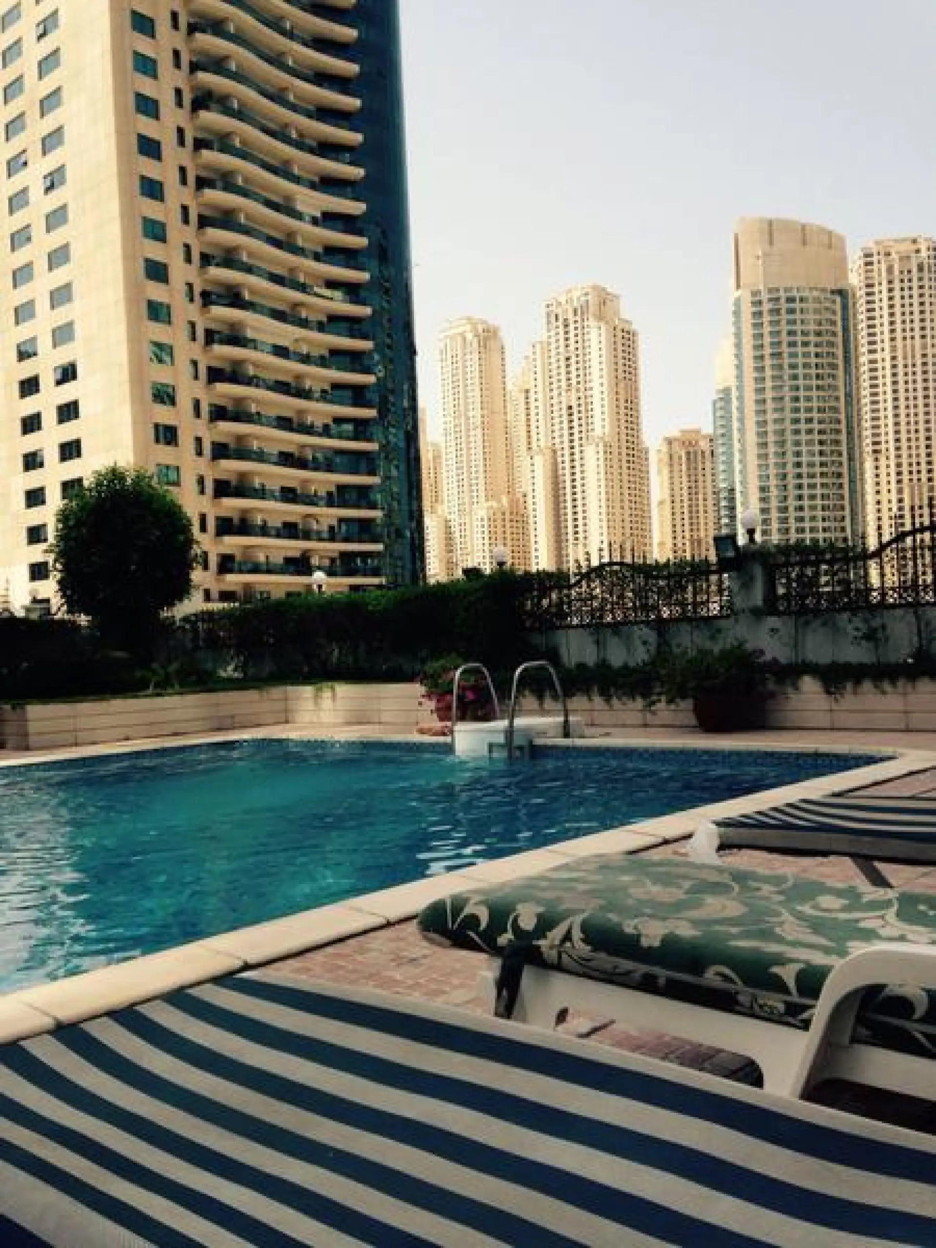 Bel appartement entièrement meublé Bel appartement entièrement meublé – Appartement Dubai (1/10)