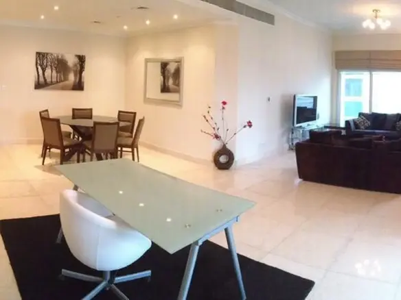 Appartement renové avec 3 grandes chambres – Appartement Dubai (1/5)