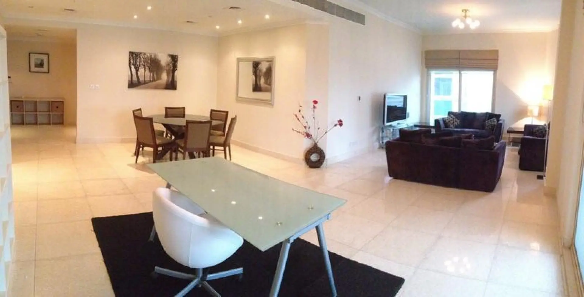 Appartement renové avec 3 grandes chambres – Appartement Dubai (1/5)