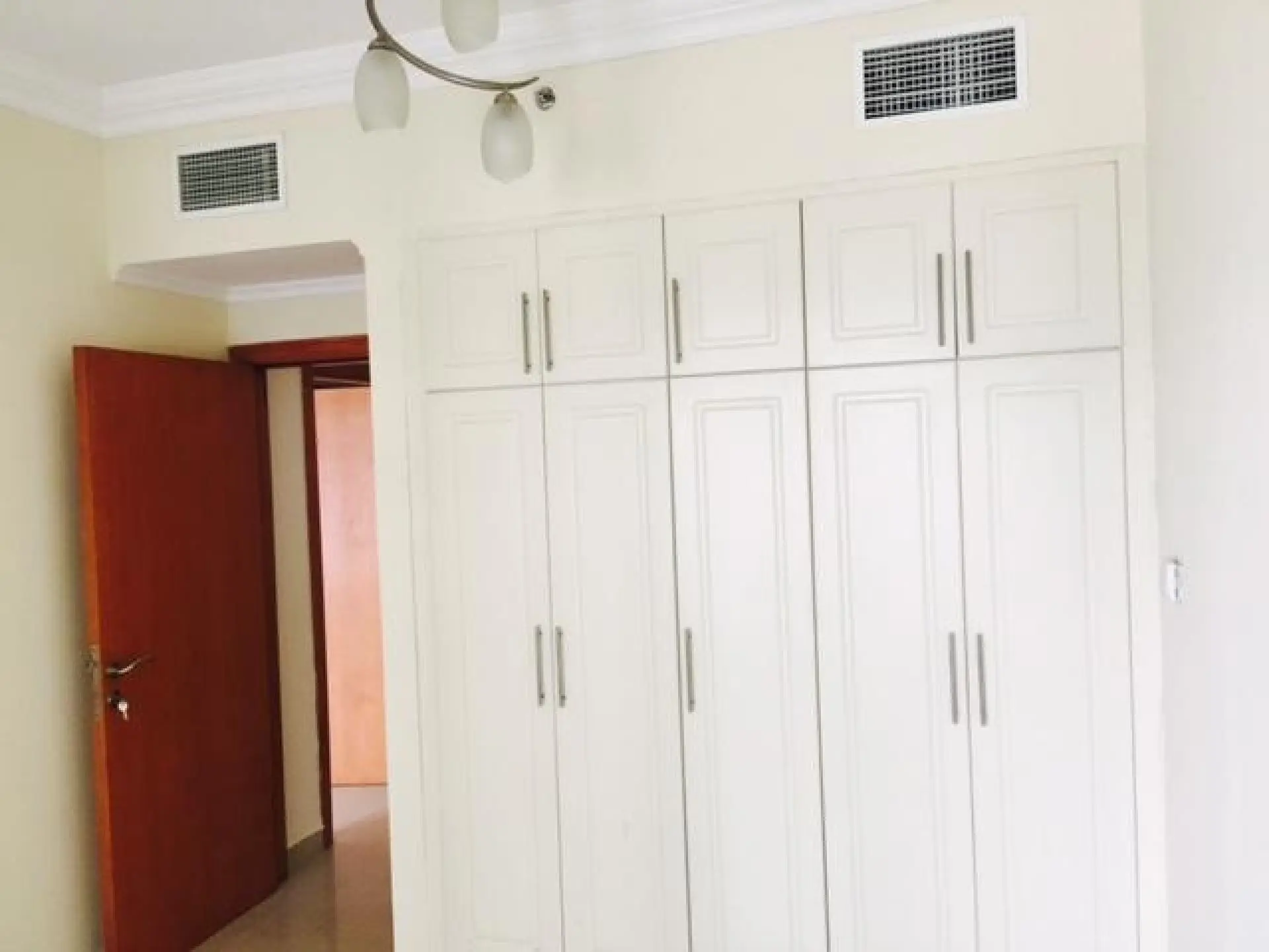 Le moins cher dans le marché, meublée 2CH + salle de stockage à louer à Marina – Appartement Dubai (2/9)