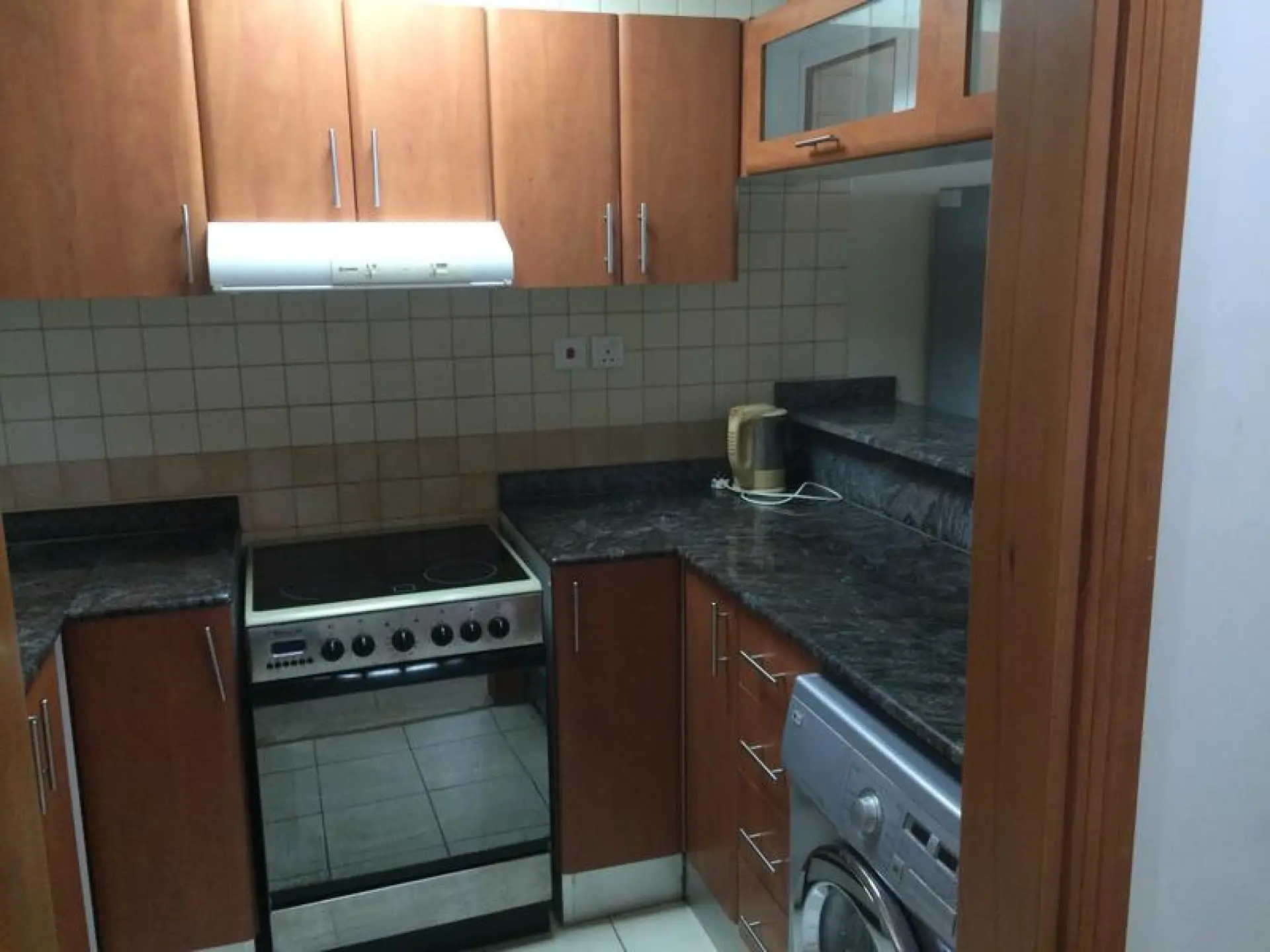 Le moins cher dans le marché, meublée 2CH + salle de stockage à louer à Marina – Appartement Dubai (3/9)