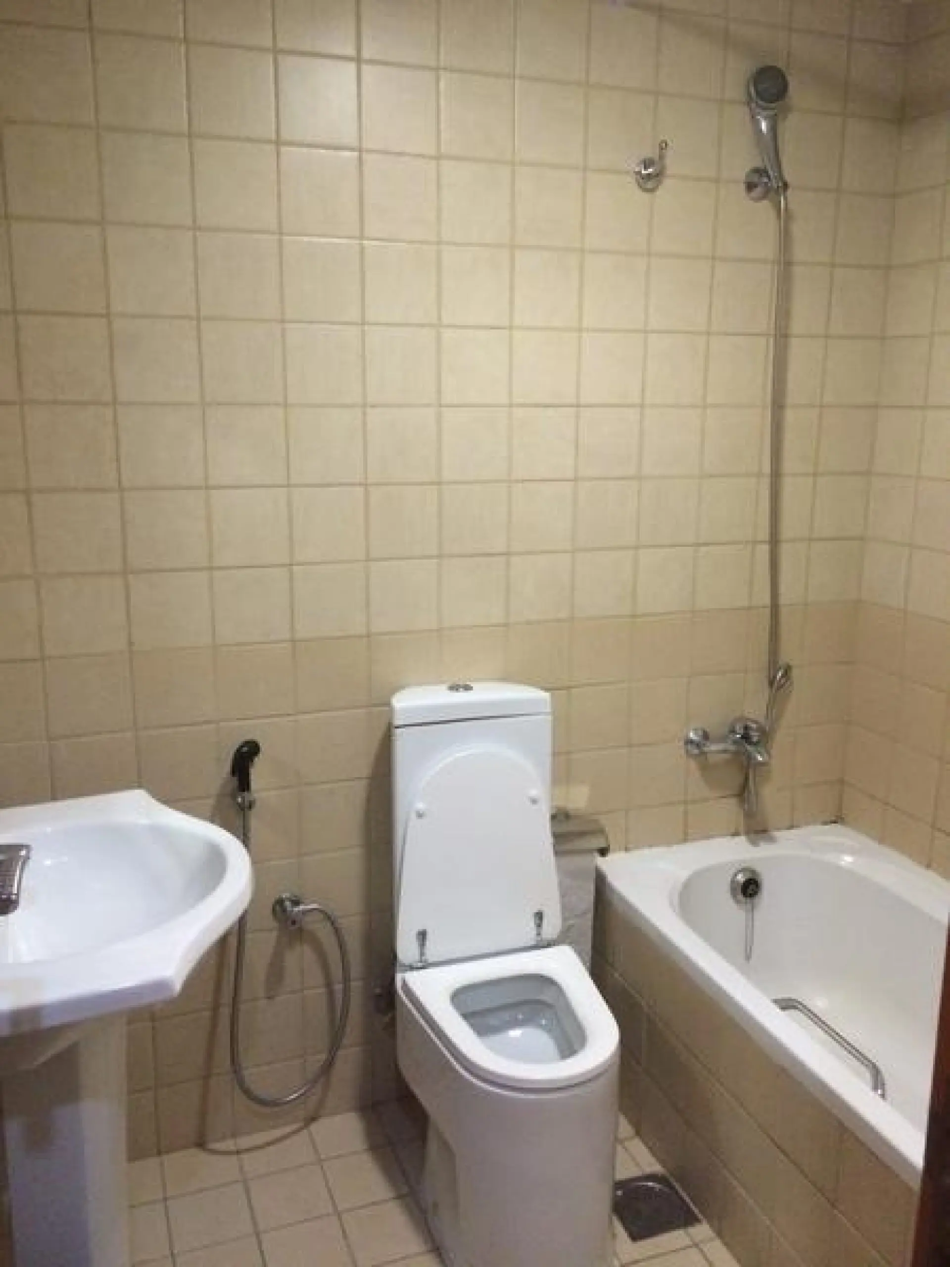 Le moins cher dans le marché, meublée 2CH + salle de stockage à louer à Marina – Appartement Dubai (4/9)