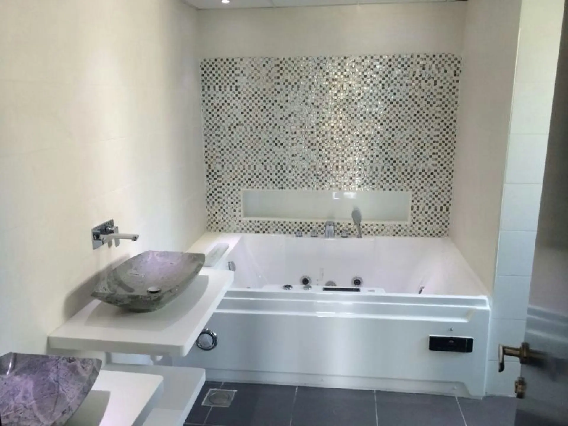 photo53-1590748069440 JVT villa 5 pieces a louer, avec piscine – Villa Dubai (4/7)