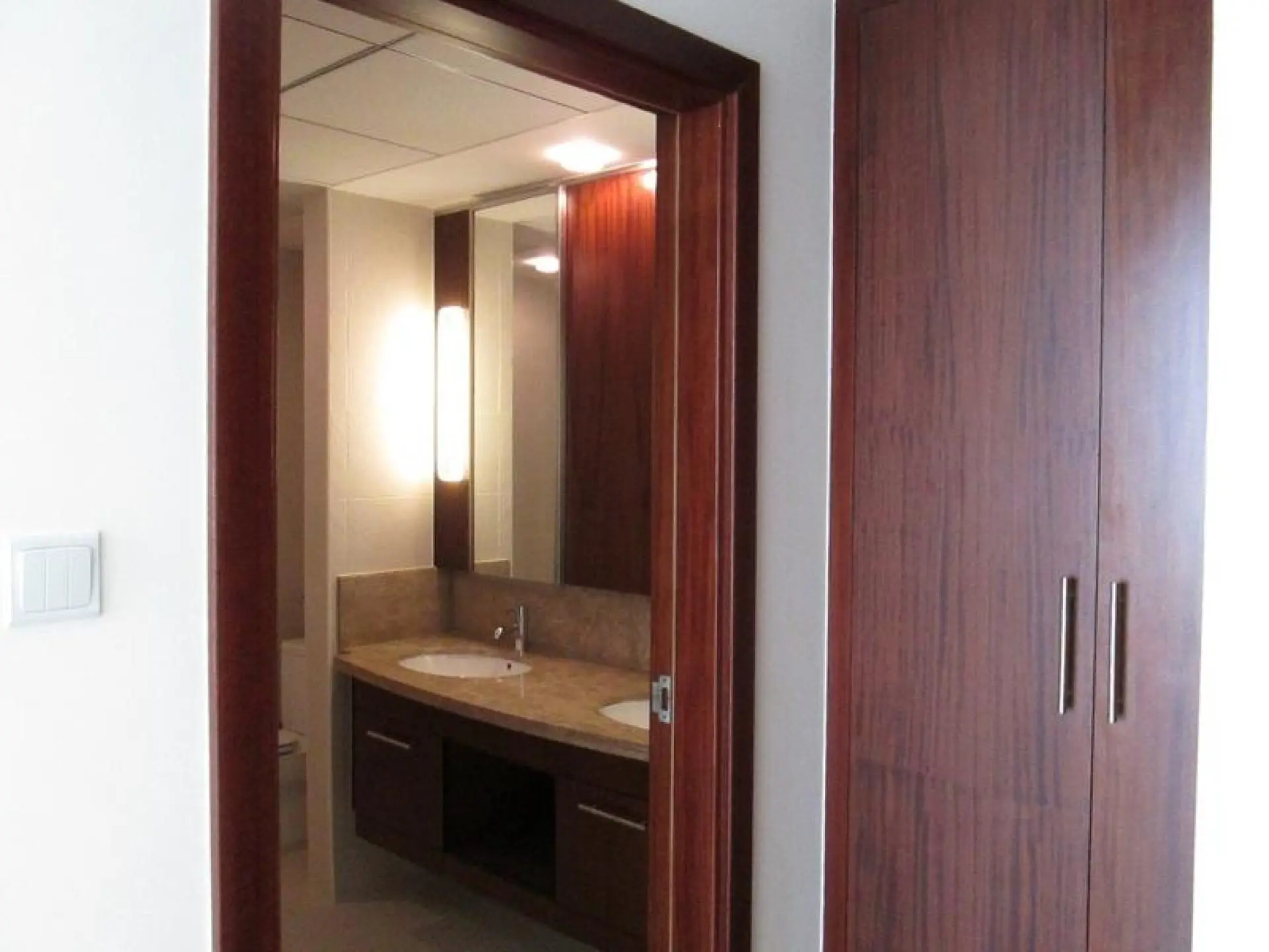 Standpoint 2 BHK Top étage Vue sur la Fontaine – Appartement Dubai (6/8)