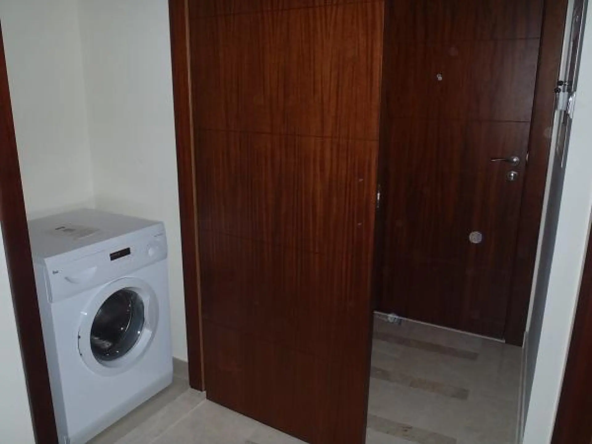 srt3-1590744521491 Studio STANDPOINT - 2 options: meublé ou non meublé - Downtown Dubai - vacant 18 avril 16 – Appartement Dubai (4/10)
