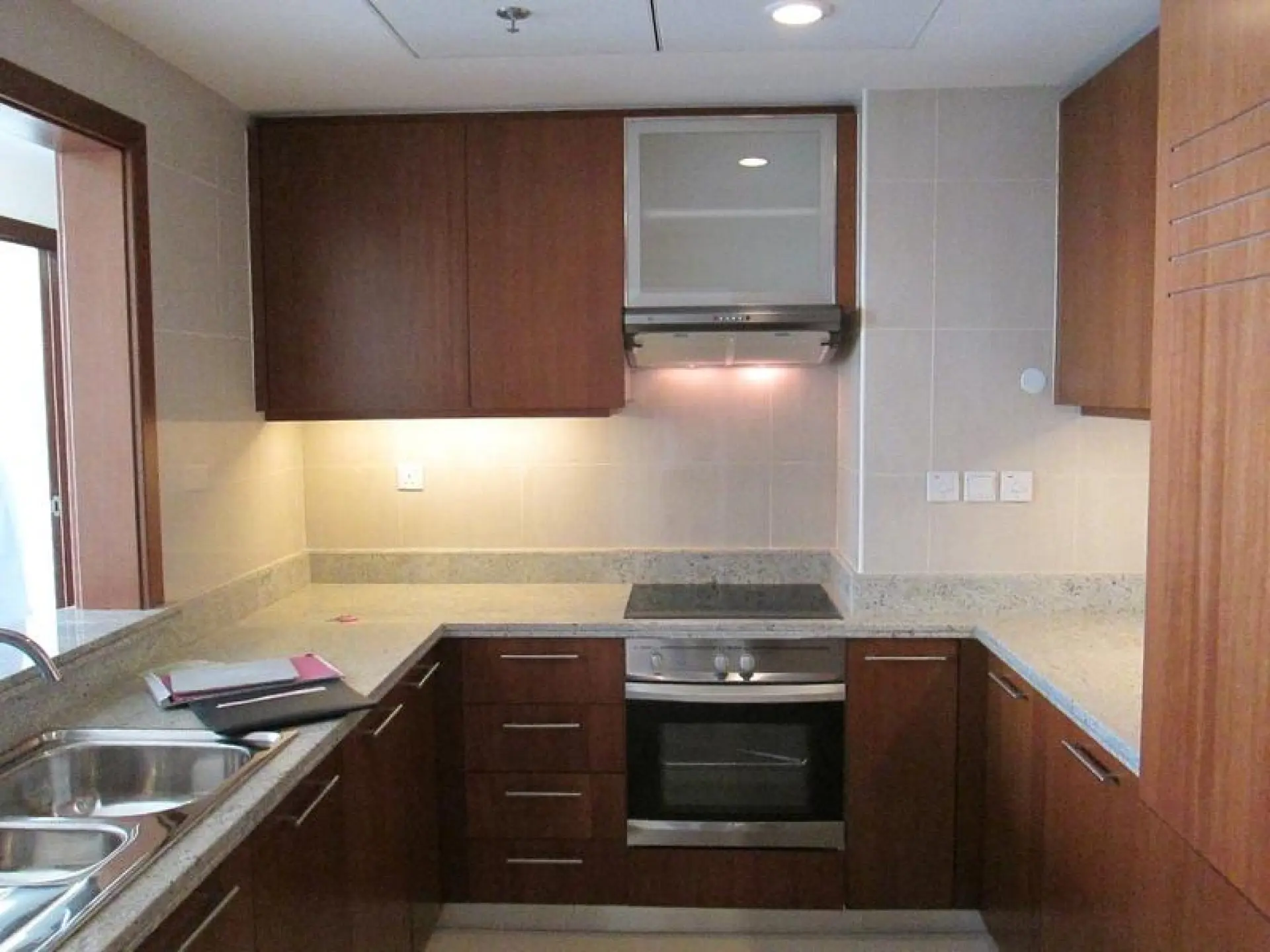 stt1-1590742450116 Standpoint Downtown 3 pièces à l'étage supérieur – Appartement Dubai (2/10)