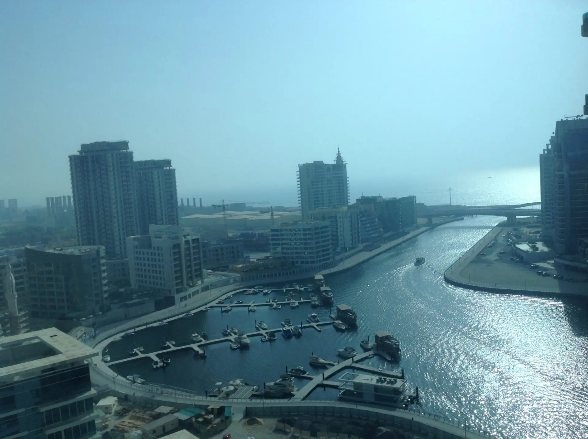 Très beau studio entièrement meublé à louer à la Marina Très beau studio entièrement meublé à louer à la Marina – Appartement Dubai (1/5)