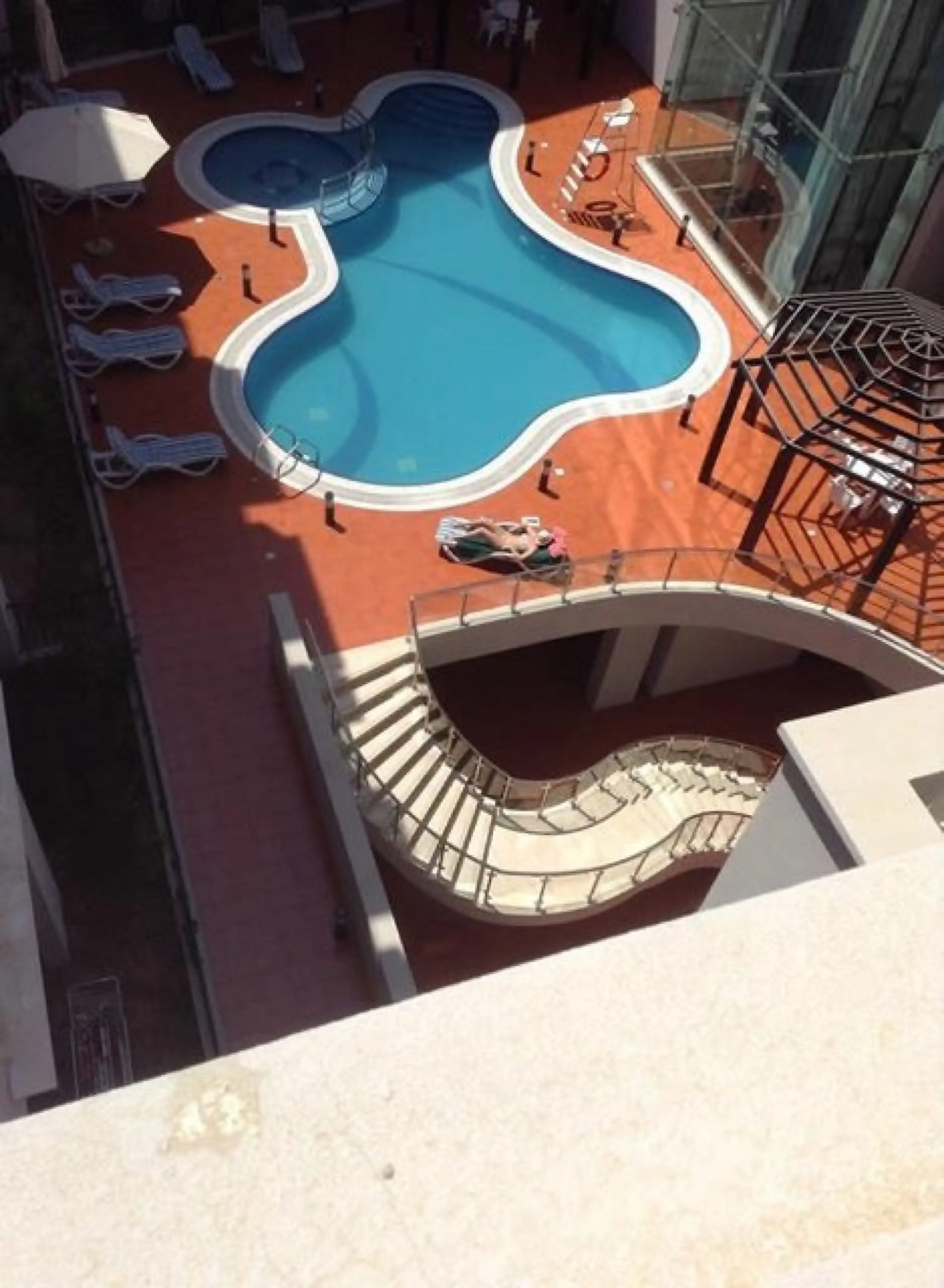 view-1591160246541 Trés joli appartement 2 pièces entièrement meublé – Appartement Dubai (6/7)