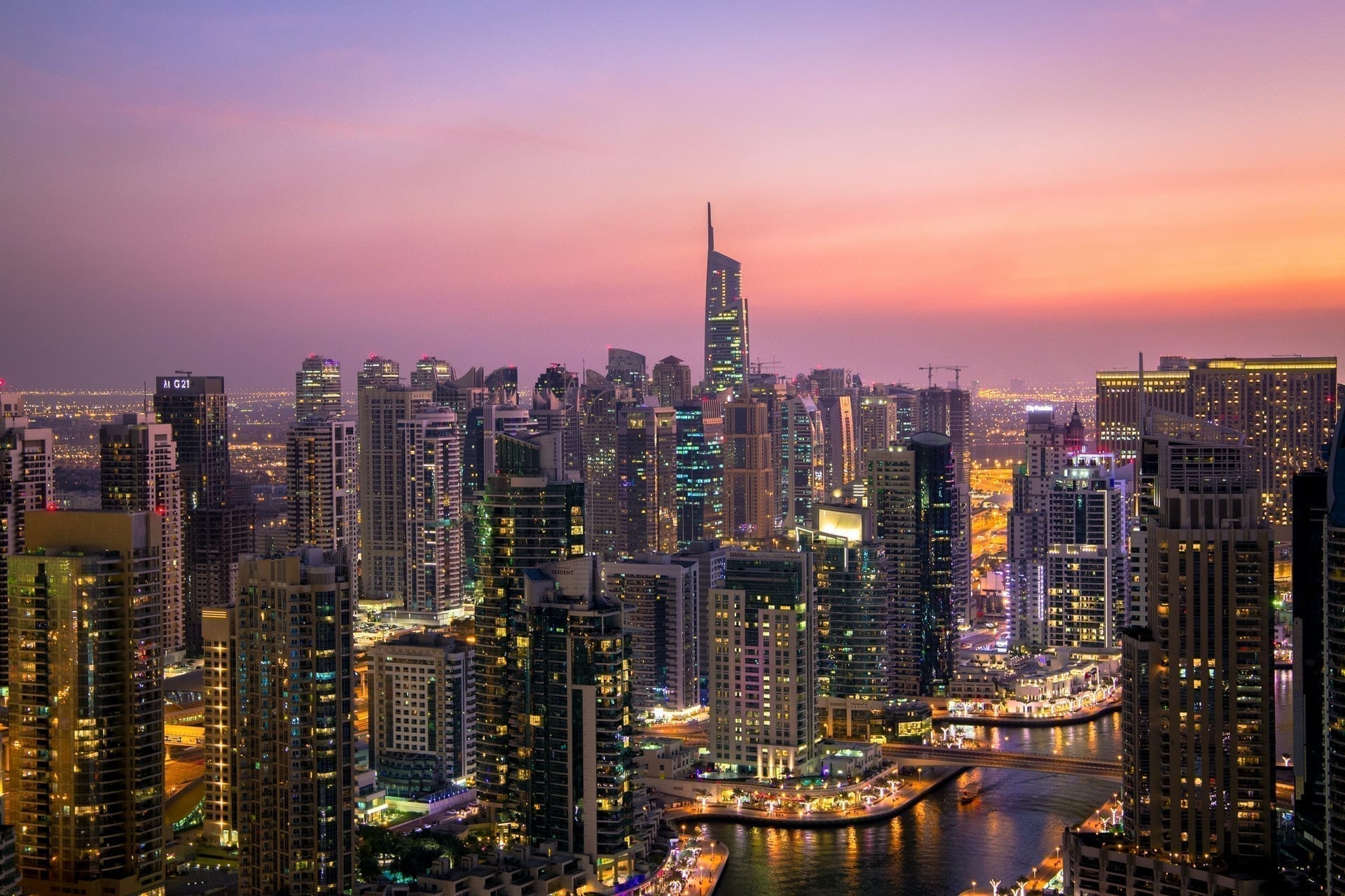 Achat d'un Bien Immobilier À Dubaï : À Faire et à Ne Pas Faire 2 - Dubai Immobilier pexels aleksandar pasaric 325193 - Immobilier Dubai