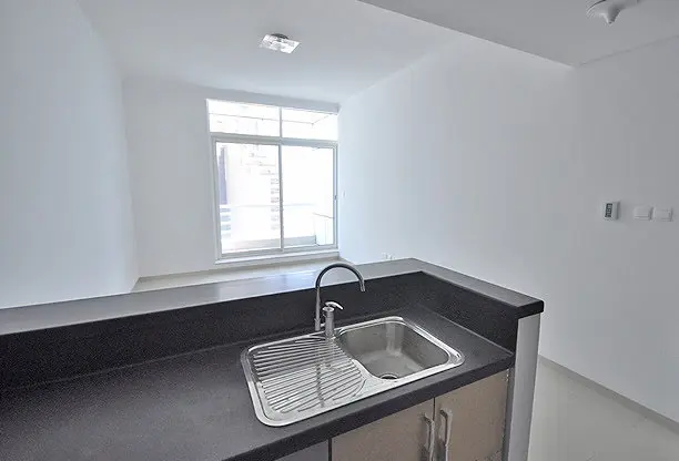 06-kitchen-1590747325524 Beau studio en vente à Dubai Marina – Appartement Dubai (2/4)