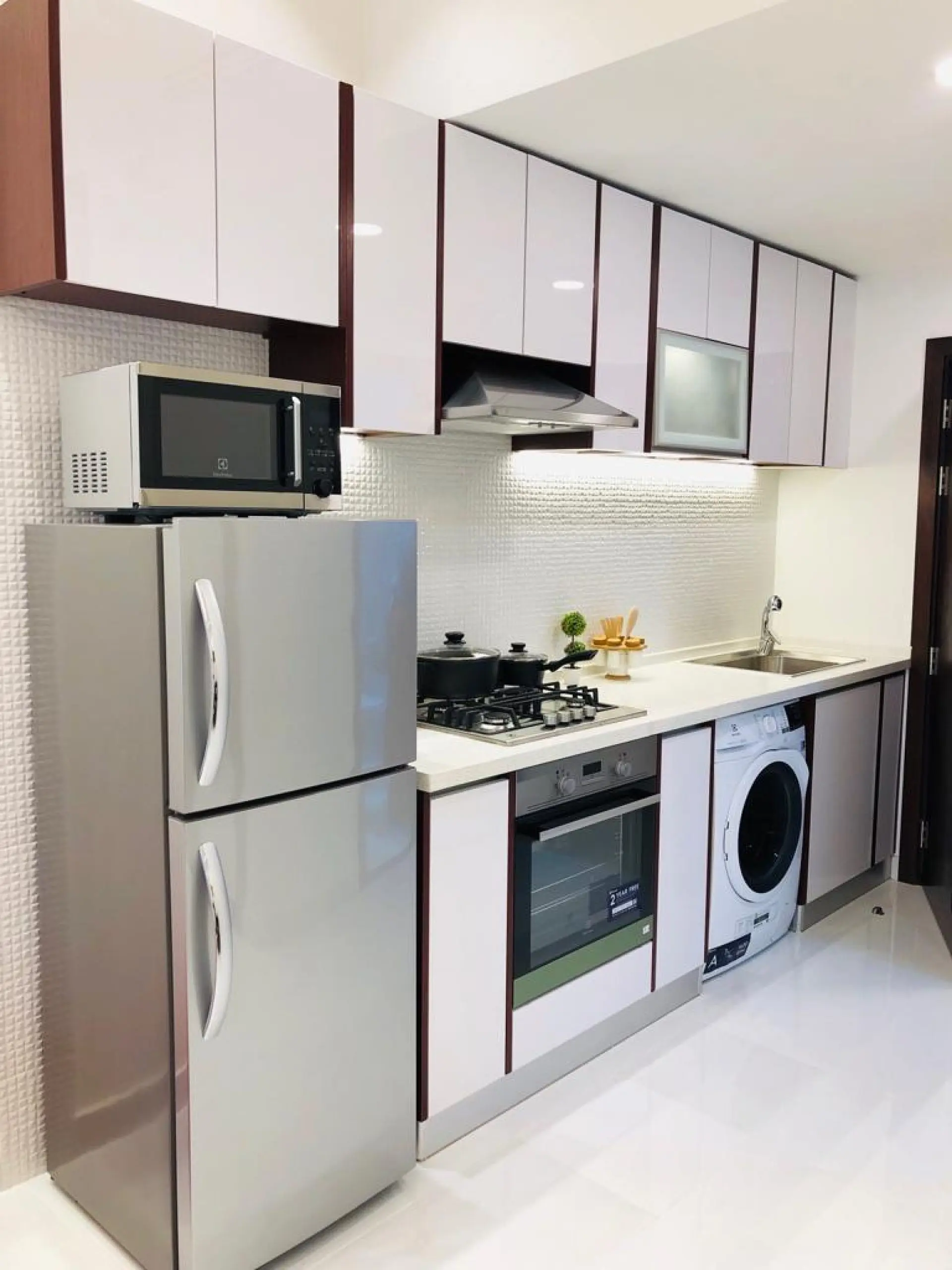 Studio avec vue sur piscine - neuf semi-meublé - résidence Wavez by Danube. Appartement Dubai (3/9)
