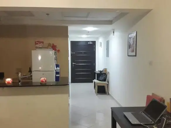 Large Studio en vente, vue spendide sur le lac – Appartement Dubai (1/6)