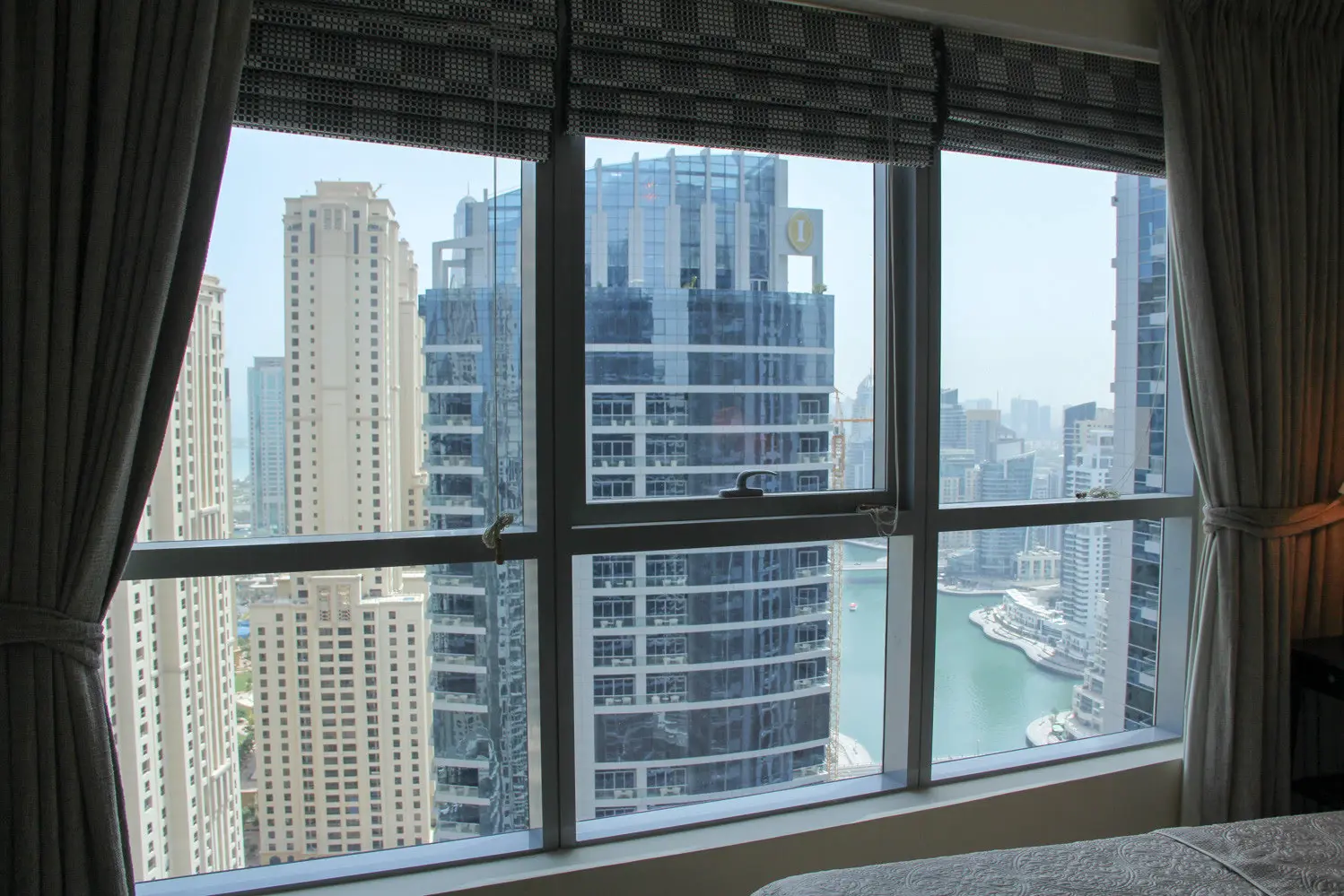 ViewMasterBedroom-1590746765382 2 bedrooms sur la Marina entièrement meublé – Appartement Dubai (9/10)