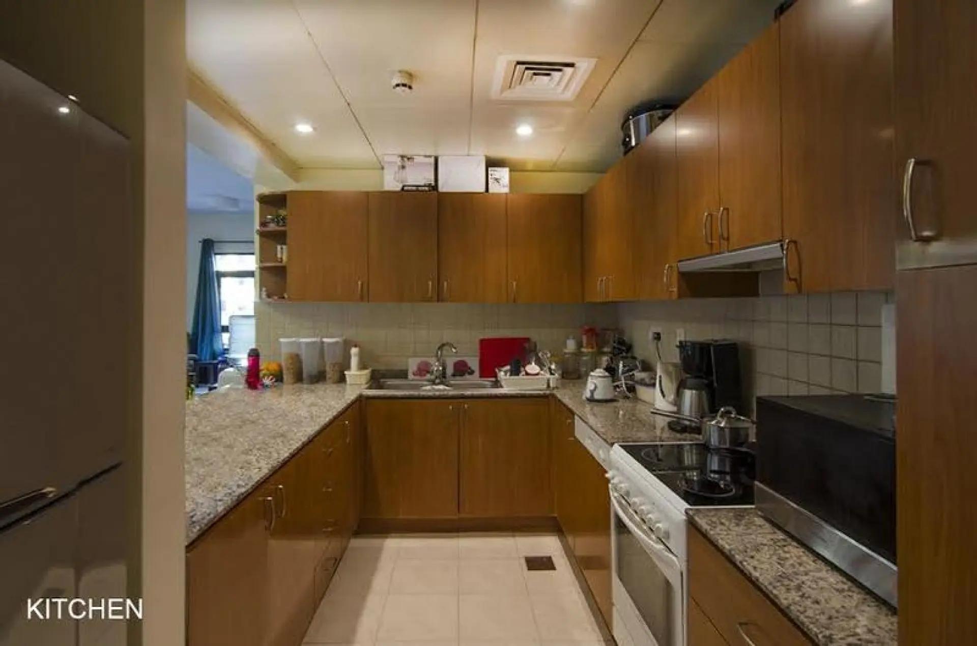 alj45-1590742584121 3 ch + bureau + cour intérieur – Appartement Dubai (6/9)