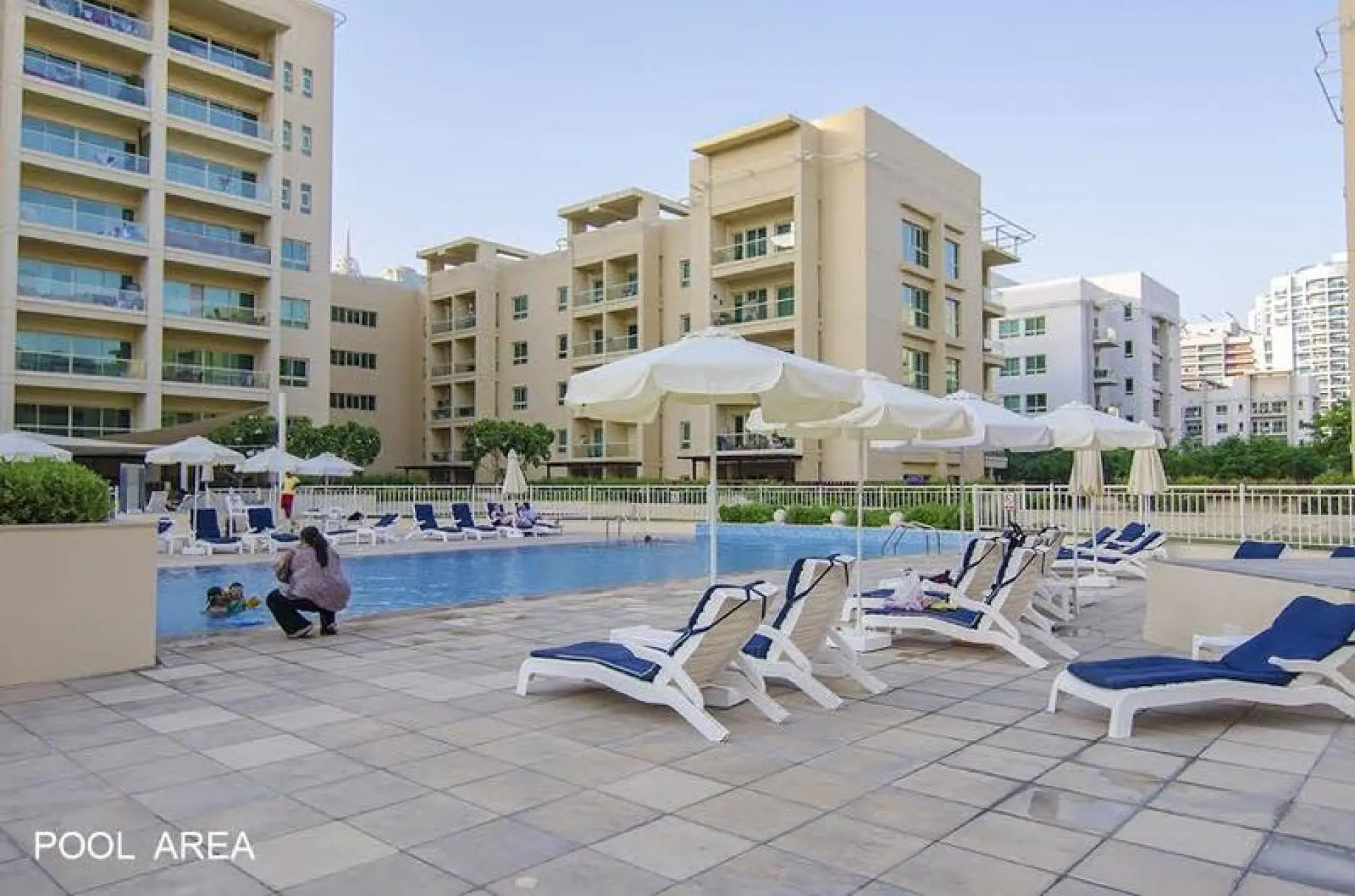 alj47-1590742587121 3 ch + bureau + cour intérieur – Appartement Dubai (8/9)