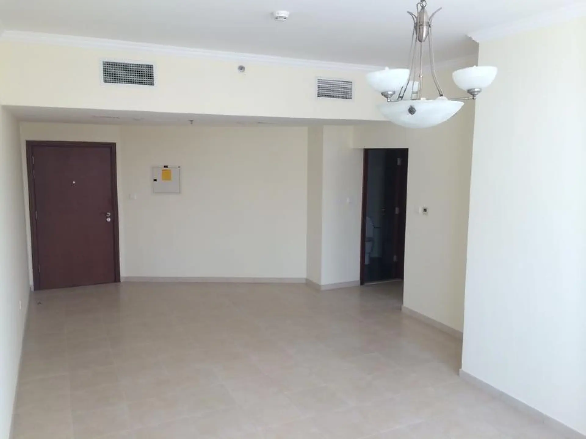 Urgent 2 chambres à Al Najoom Tower vue sur Burj Khalifa – Appartement Dubai (3/8)