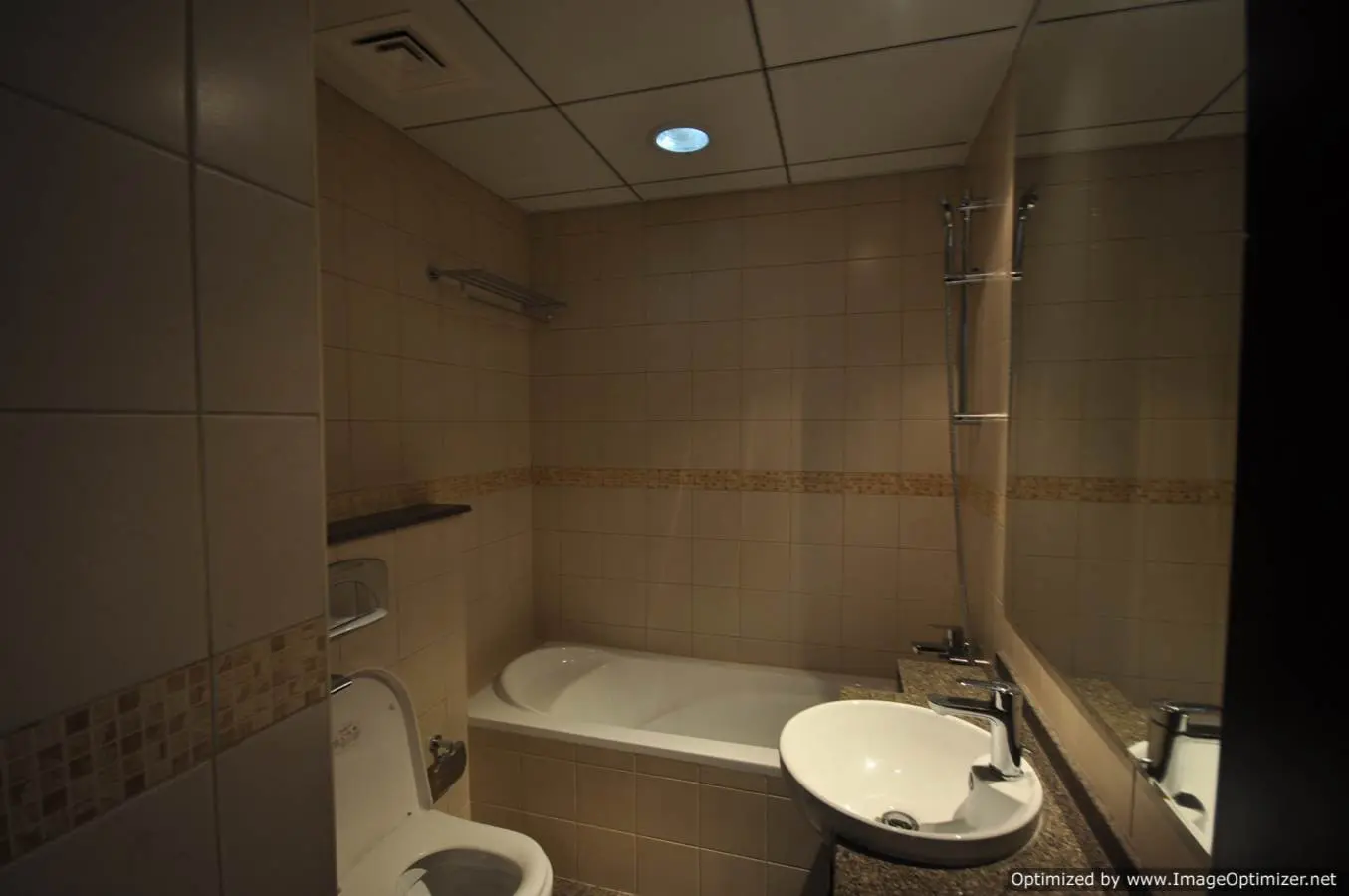 bath-1590742482466 Joli Studio avec balcon et vue mer à Dubai Marina – Appartement Dubai (3/5)