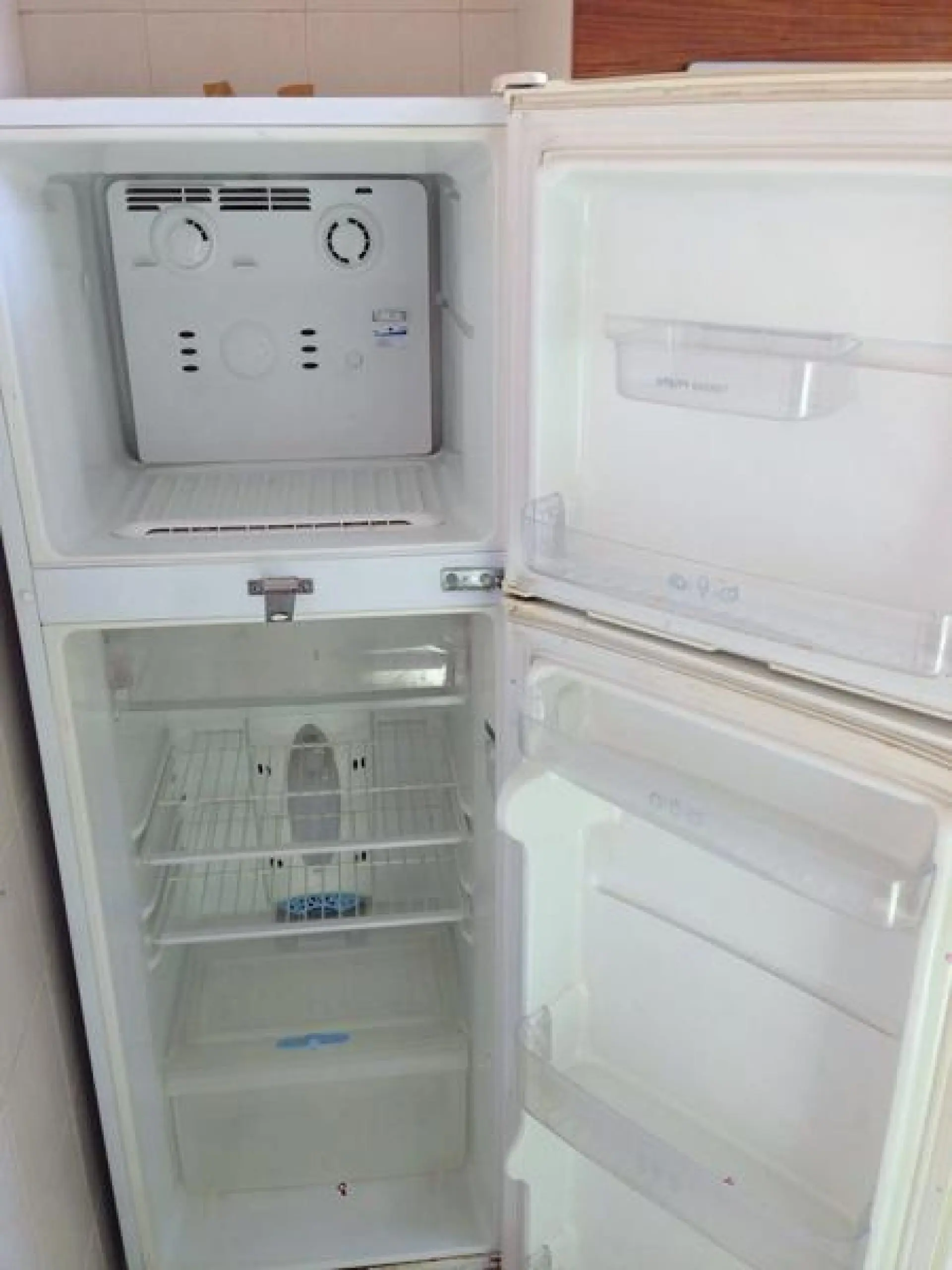 dct6-1590742562468 Superbe Studio à D.E.C Towers à Marina – Appartement Dubai (7/9)