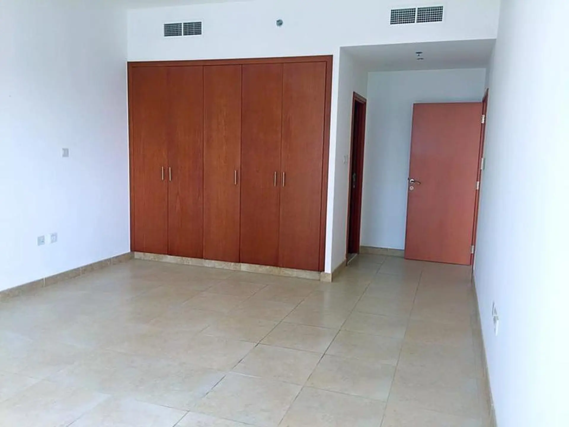 Très grand appartement à 1 CH à MAG 218 Tower avec pleine vue sur la Marina – Appartement Dubai (2/9)