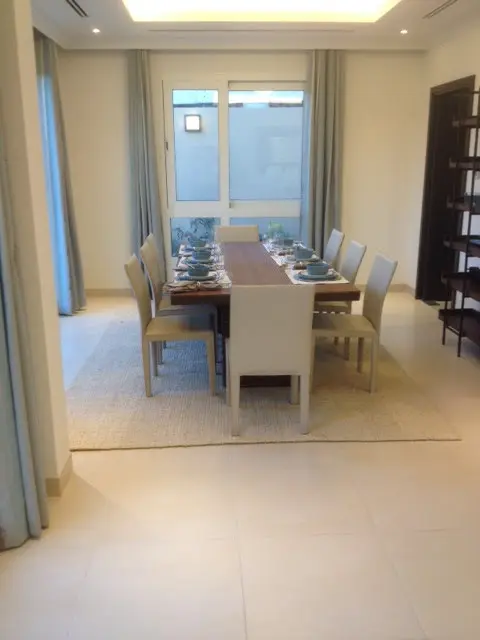 living3-1590746860385 Acquerrez la maison de vos rêves dans un nouveau quartier – Villa Dubai (7/9)