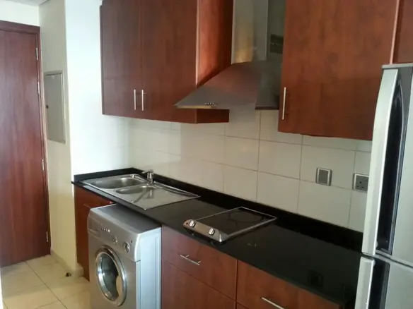 Très joli studio prix réduit à Jumeirah Lake Towers – Appartement Dubai (1/9)