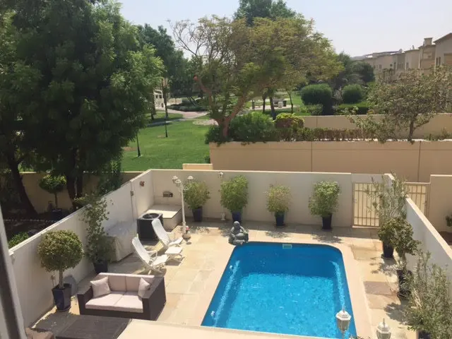 Superbe villa lumineuse, avec piscine dans un des plus beaux quartiers résidentiel de Dubai – Villa Dubai (19/30)