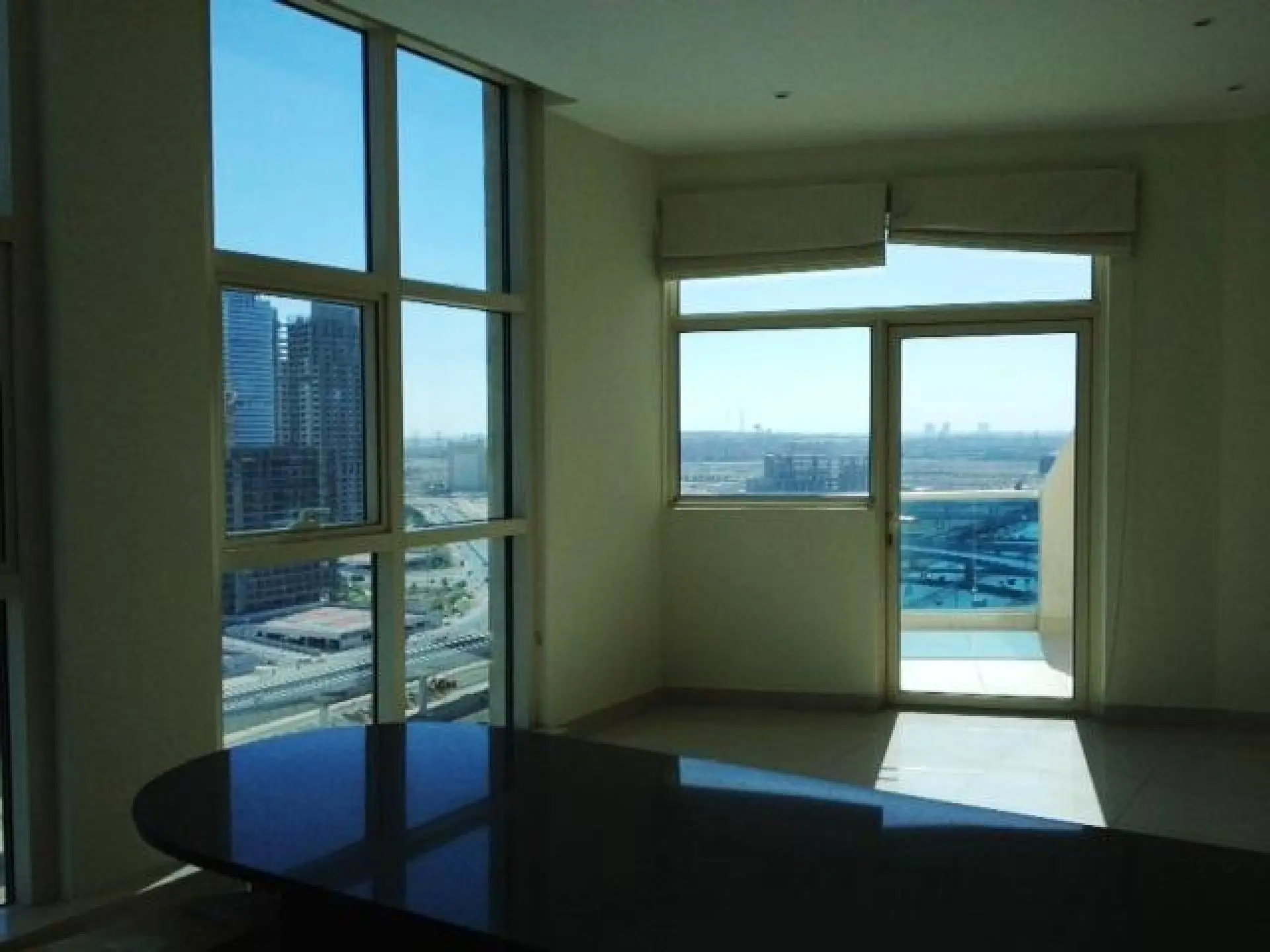yb1-1590743157156 3 CH Duplex à Yatch Bay *près du metro* – Appartement Dubai (2/8)