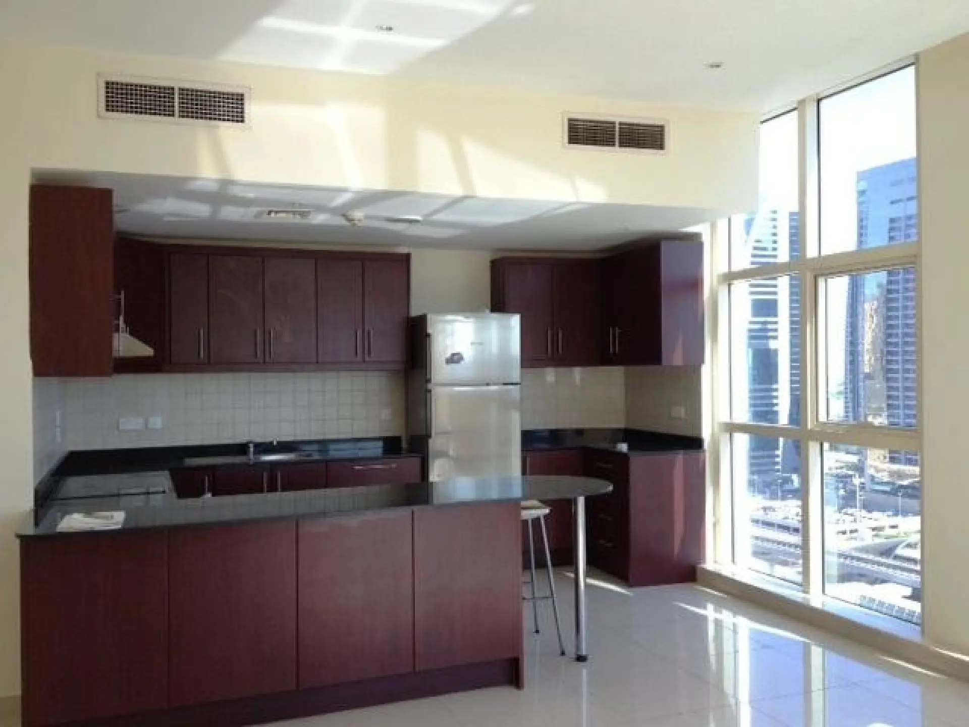 yb4-1590743161156 3 CH Duplex à Yatch Bay *près du metro* – Appartement Dubai (5/8)