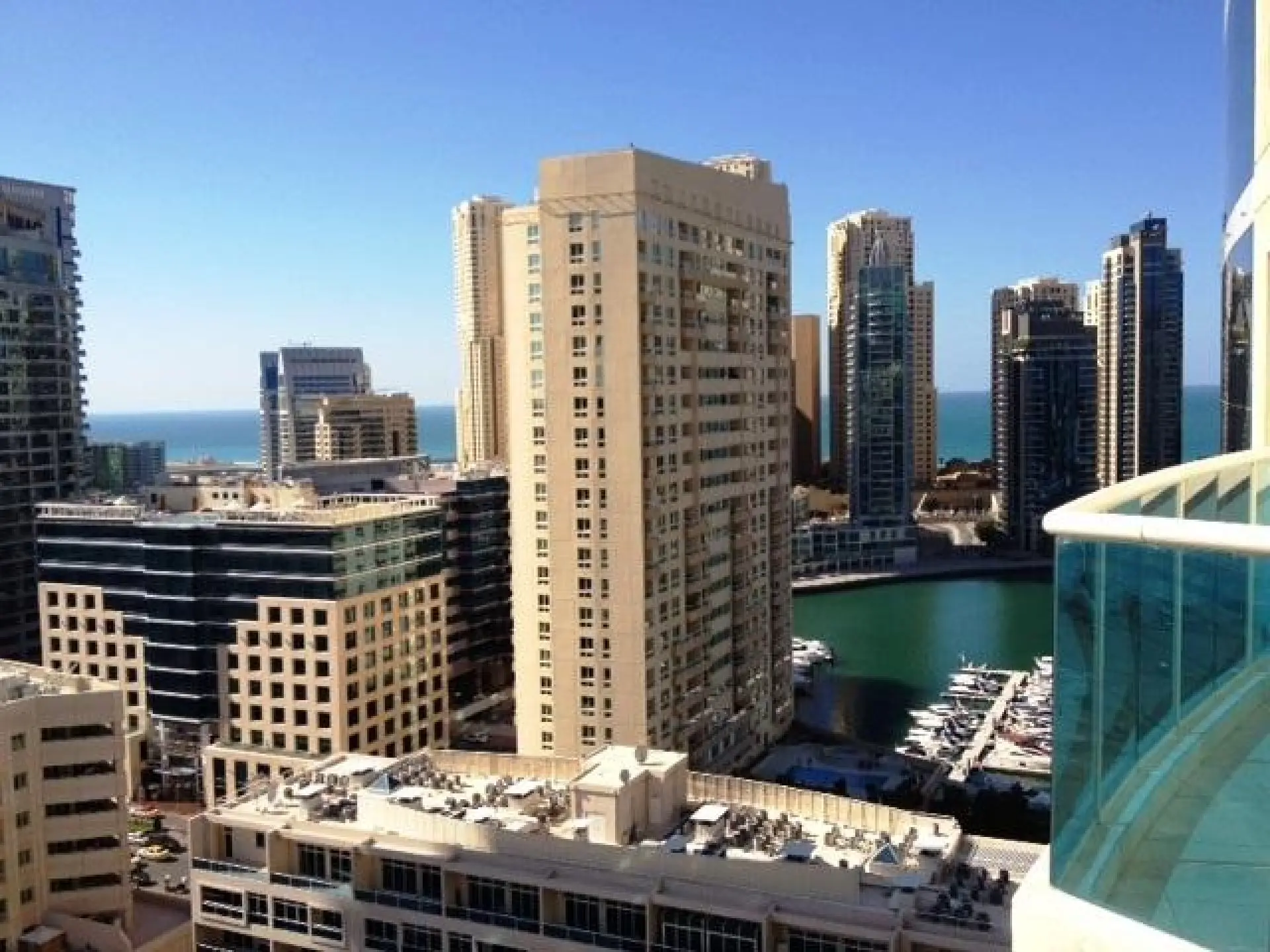yb5-1590743162156 3 CH Duplex à Yatch Bay *près du metro* – Appartement Dubai (6/8)