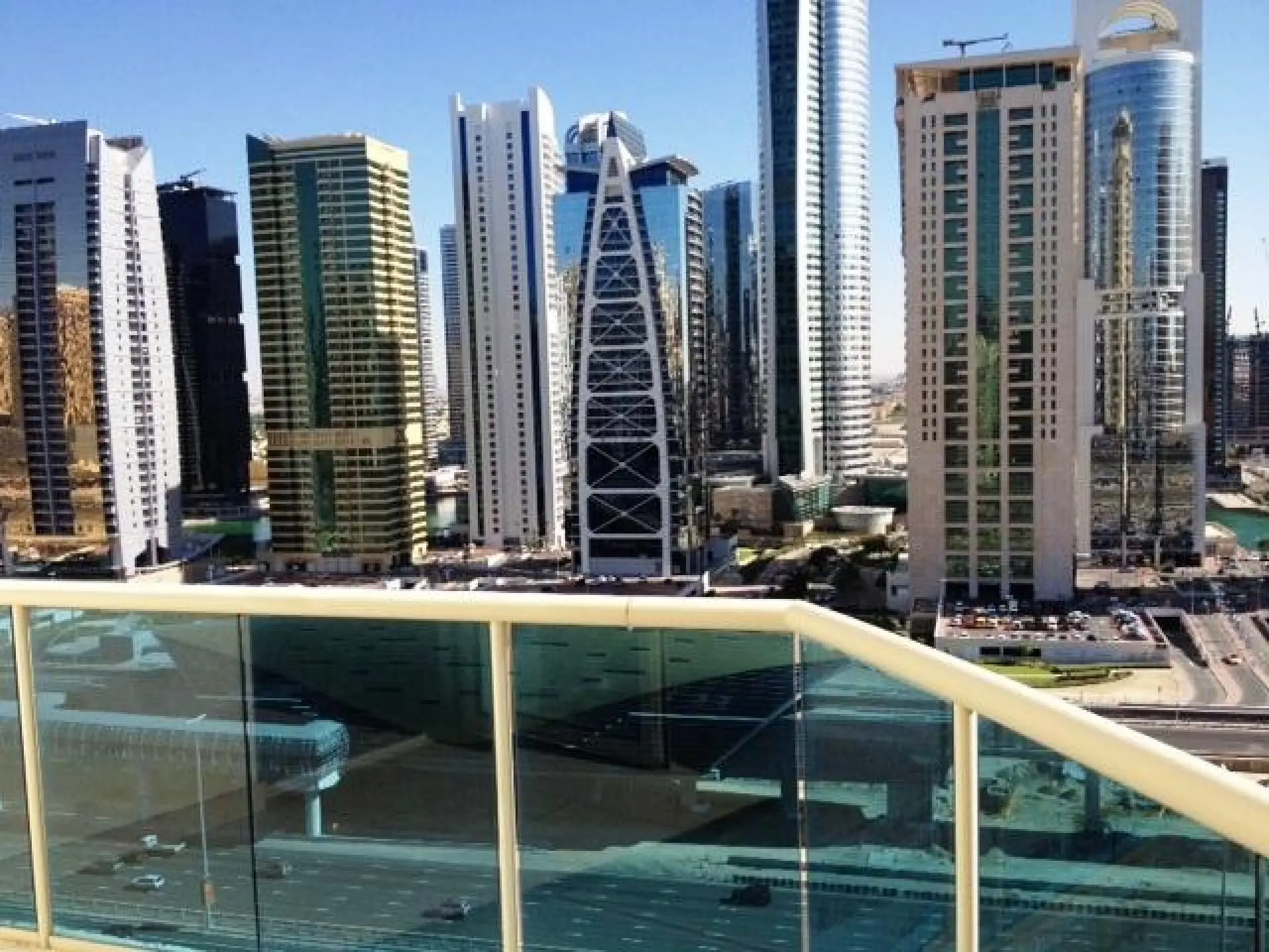 yb7-1590743165156 3 CH Duplex à Yatch Bay *près du metro* – Appartement Dubai (8/8)