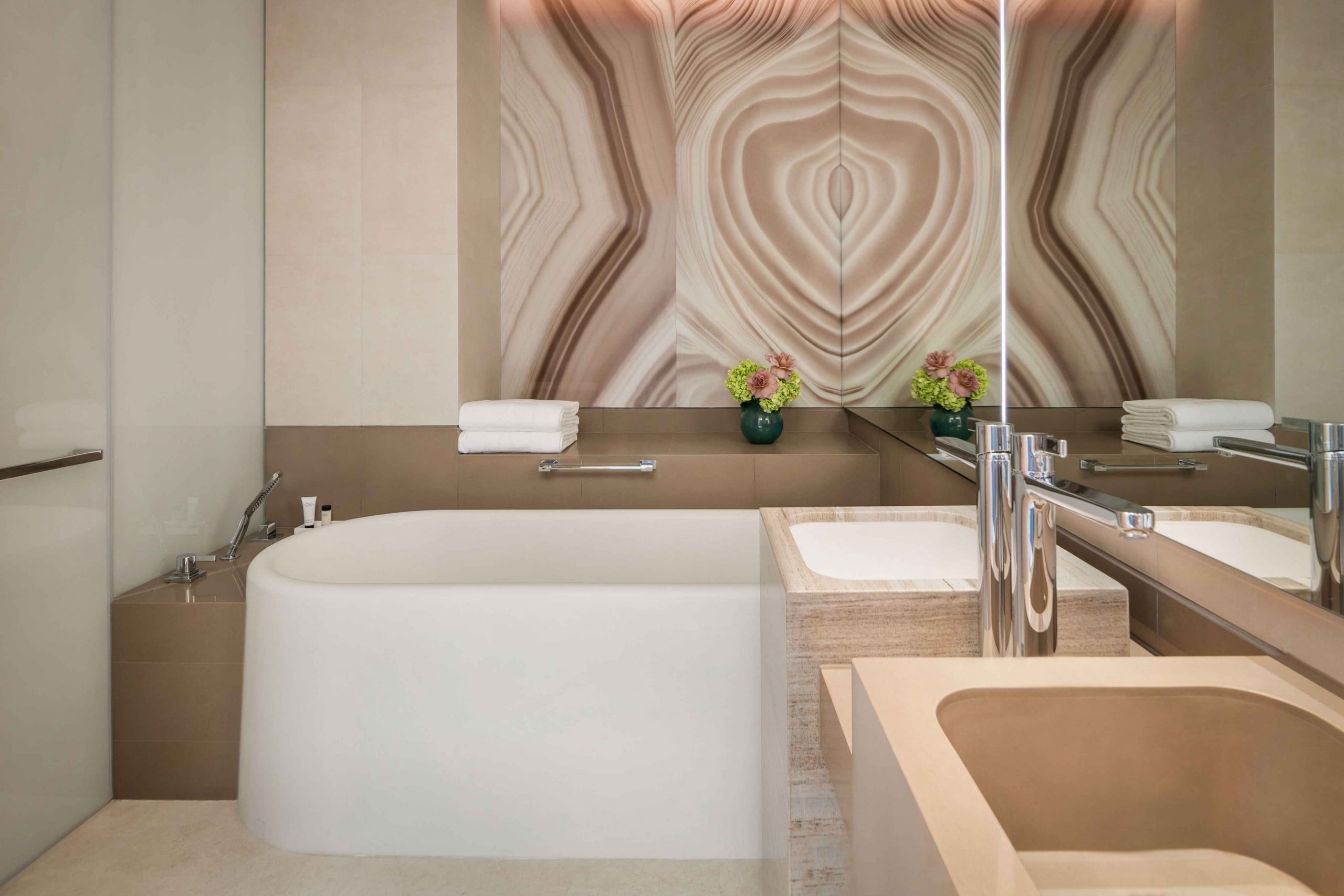 Presidential Suite Bathroom Sea Facing 25 scaled - Immobilier Dubai
