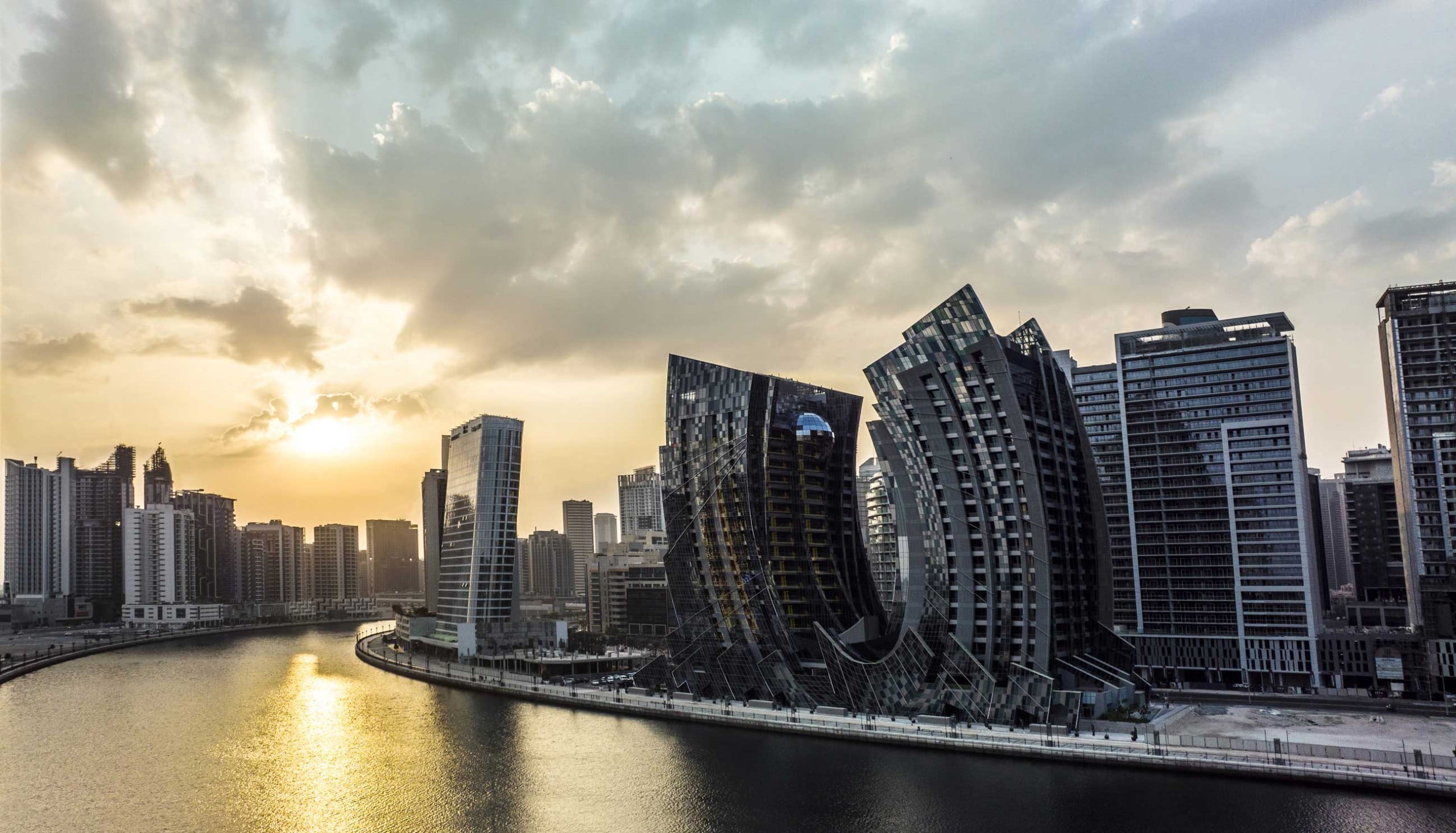 DVT sunset wide scaled - Immobilier Dubai
