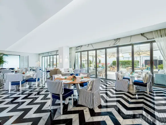 Géré par Accor Hotels Worldwide, Mansio propose une série d'appart-hôtels entièrement meublés comprenant des appartements d'u