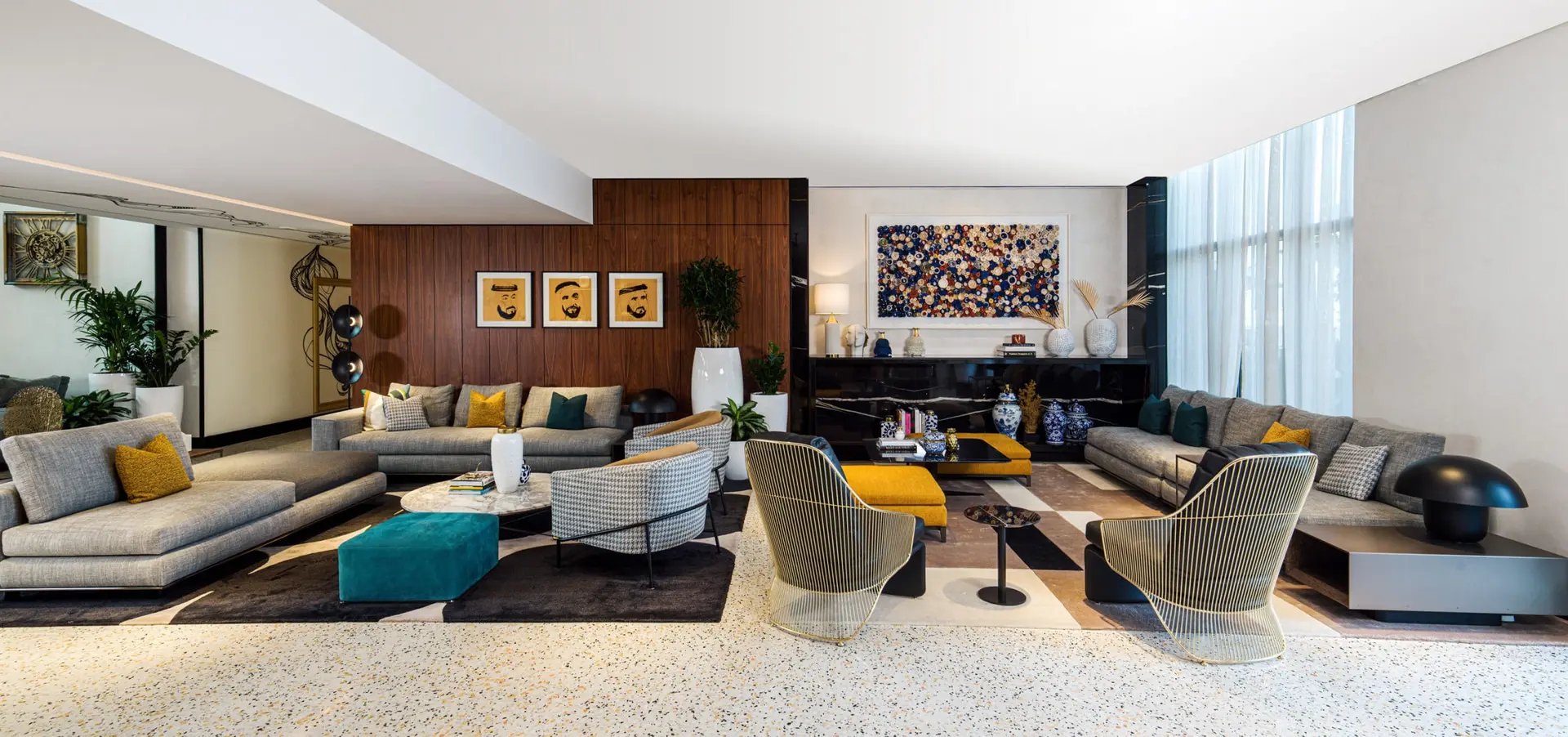 Géré par Accor Hotels Worldwide, Mansio propose une série d'appart-hôtels entièrement meublés comprenant des appartements d'u