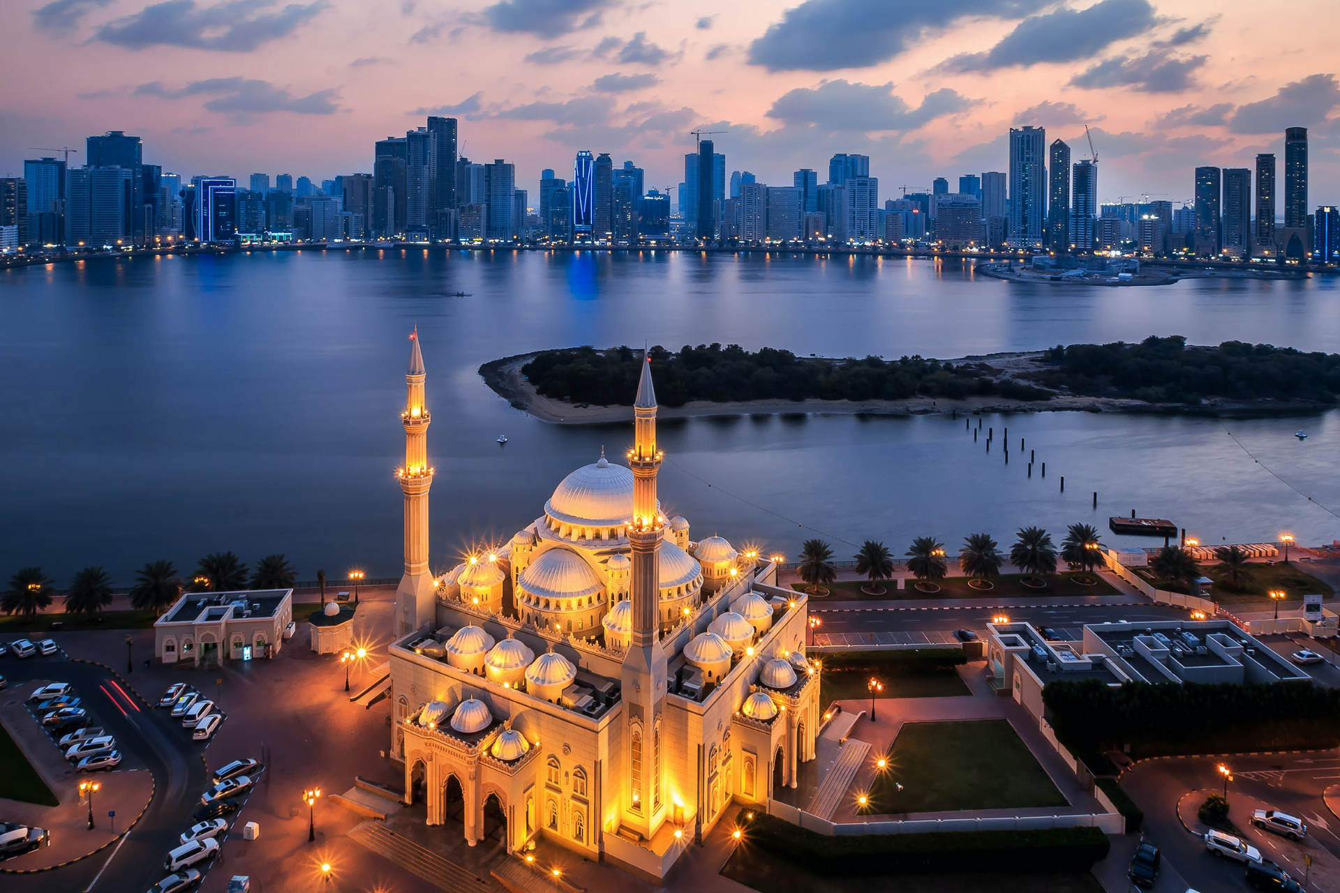 Sharjah : une nouvelle loi autorise la pleine propriété immobilière aux expatriés 1 - Dubai Immobilier Sharjah : une nouvelle loi autorise la pleine propriété immobilière aux expatriés