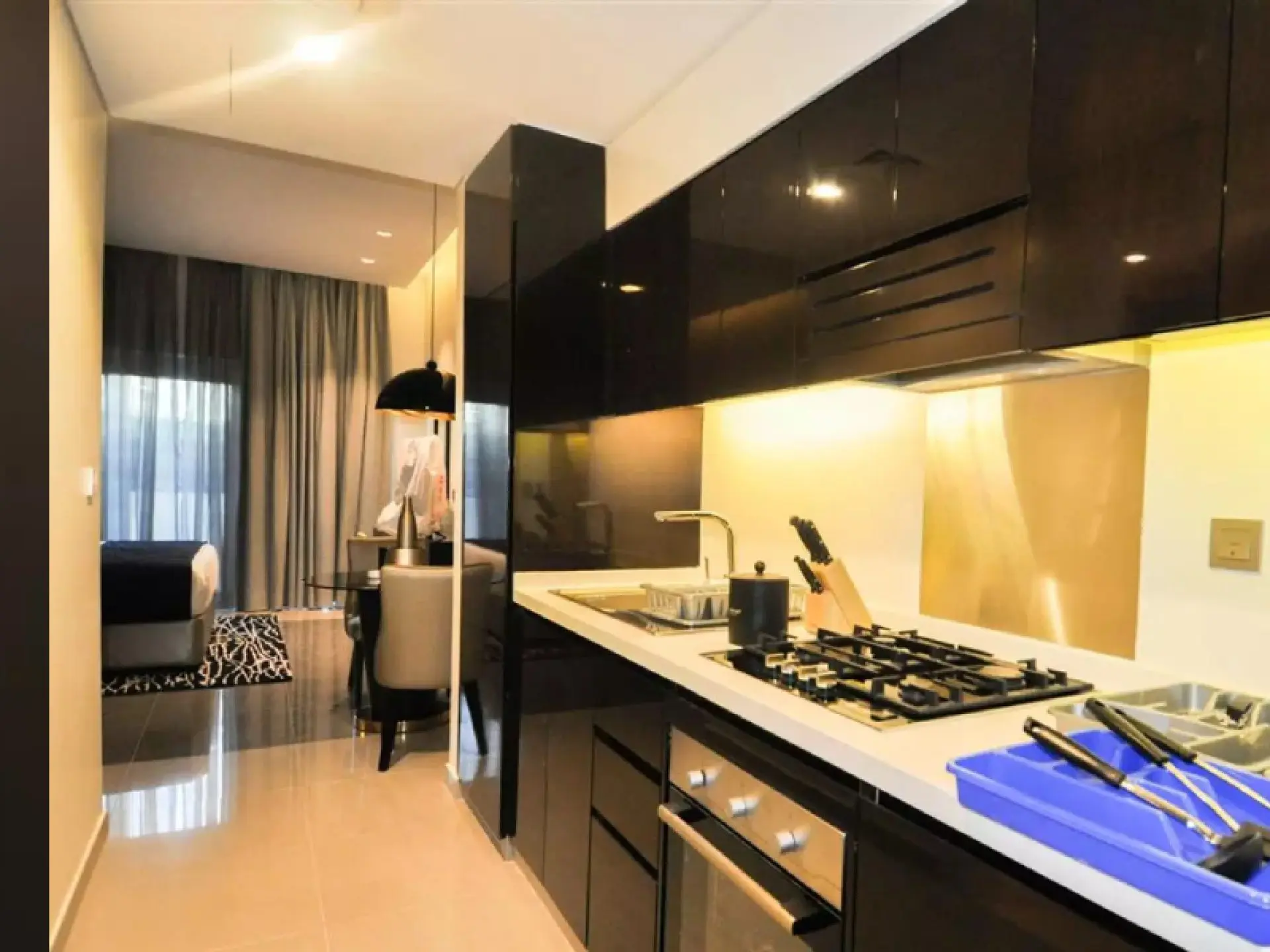 new-project-75-1 STUDIO MEUBLÉ DE 45 M2 À 5 MINUTES DU CENTRE – Appartement Dubai (10/10)