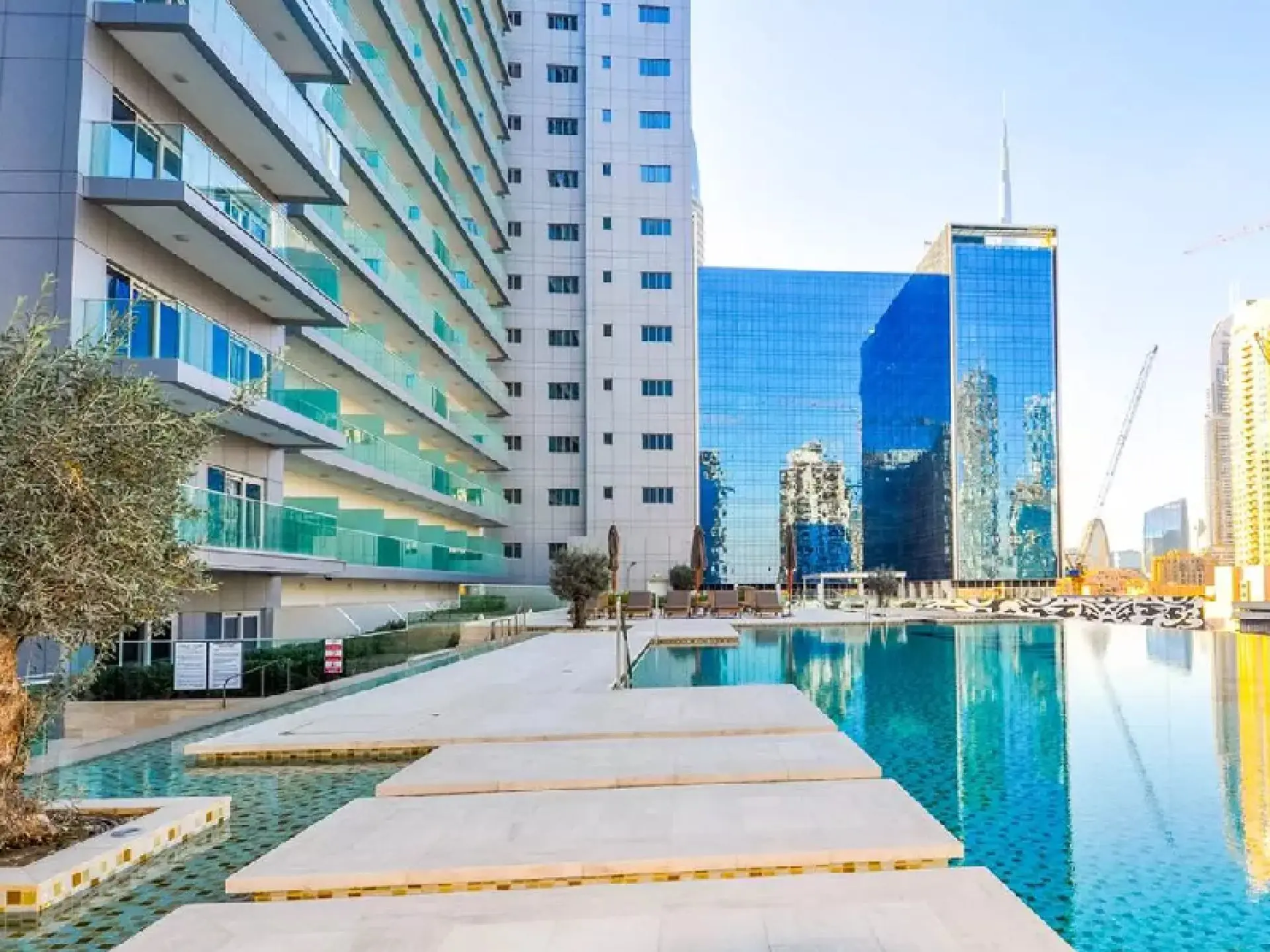 new-project-76 STUDIO MEUBLÉ DE 45 M2 À 5 MINUTES DU CENTRE – Appartement Dubai (3/10)