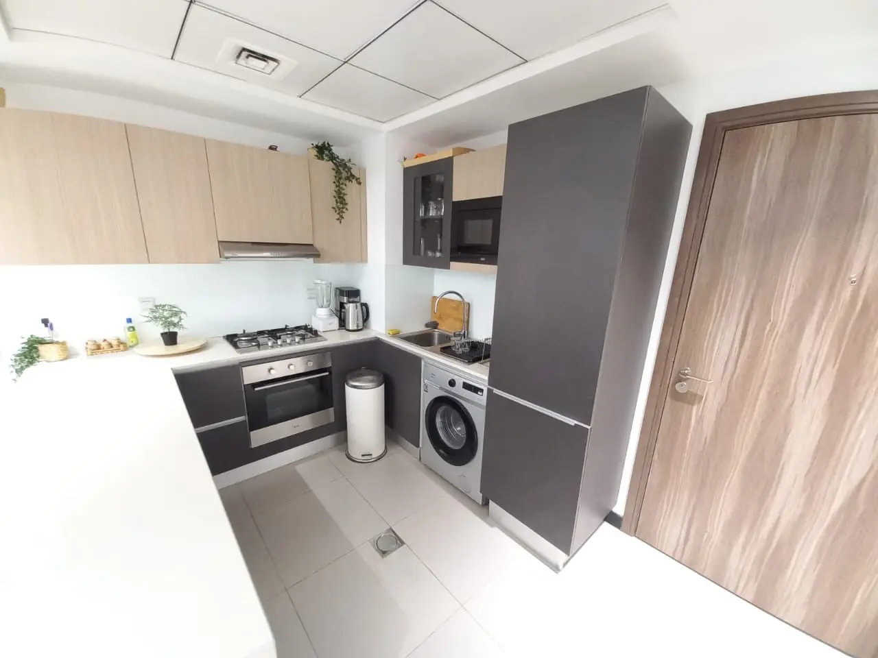 Vue sur la piscine | Spacieux | Meublé 1 BHK à louer – Appartement Dubai (6/11)