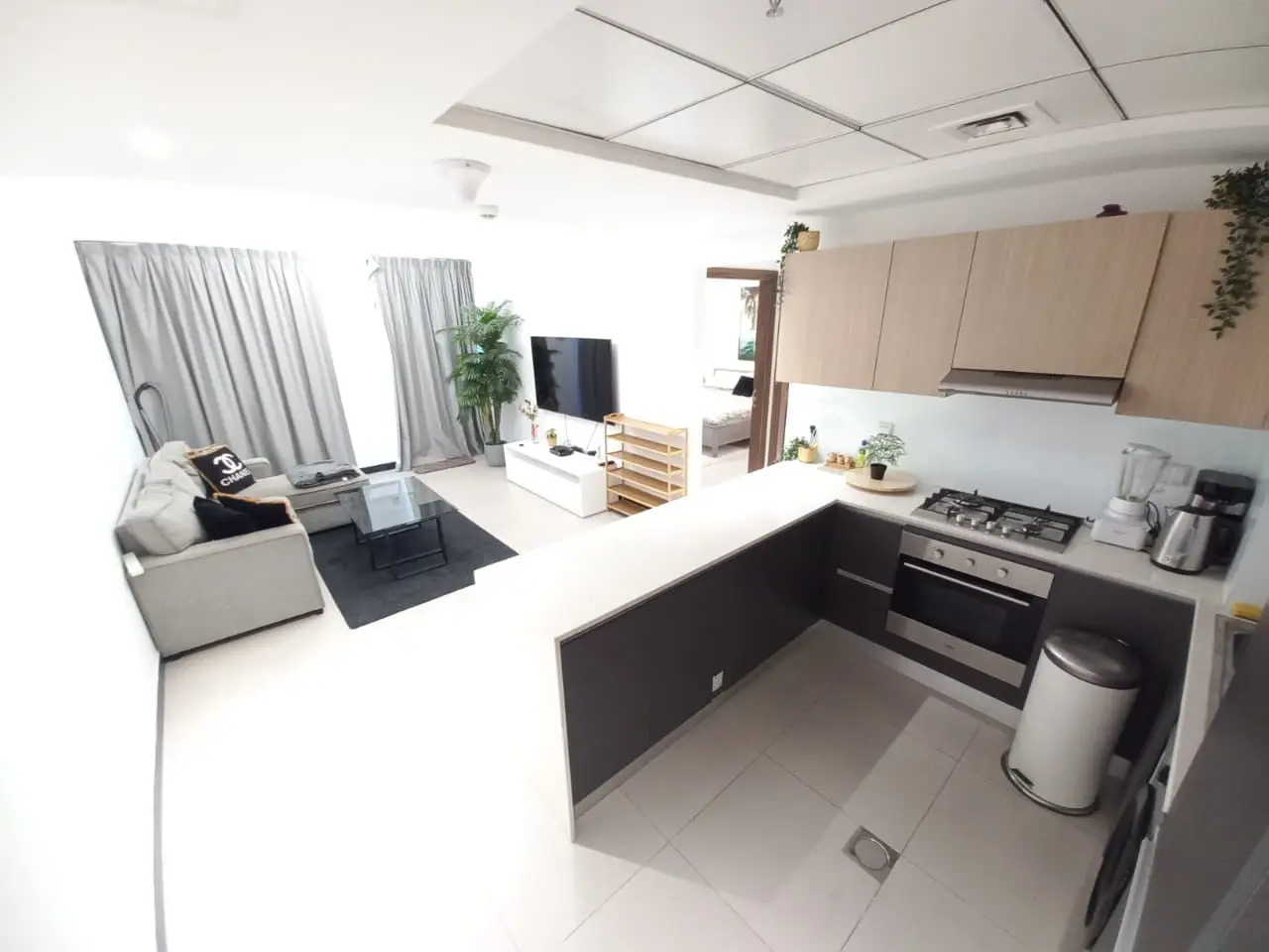 Vue sur la piscine | Spacieux | Meublé 1 BHK à louer – Appartement Dubai (7/11)