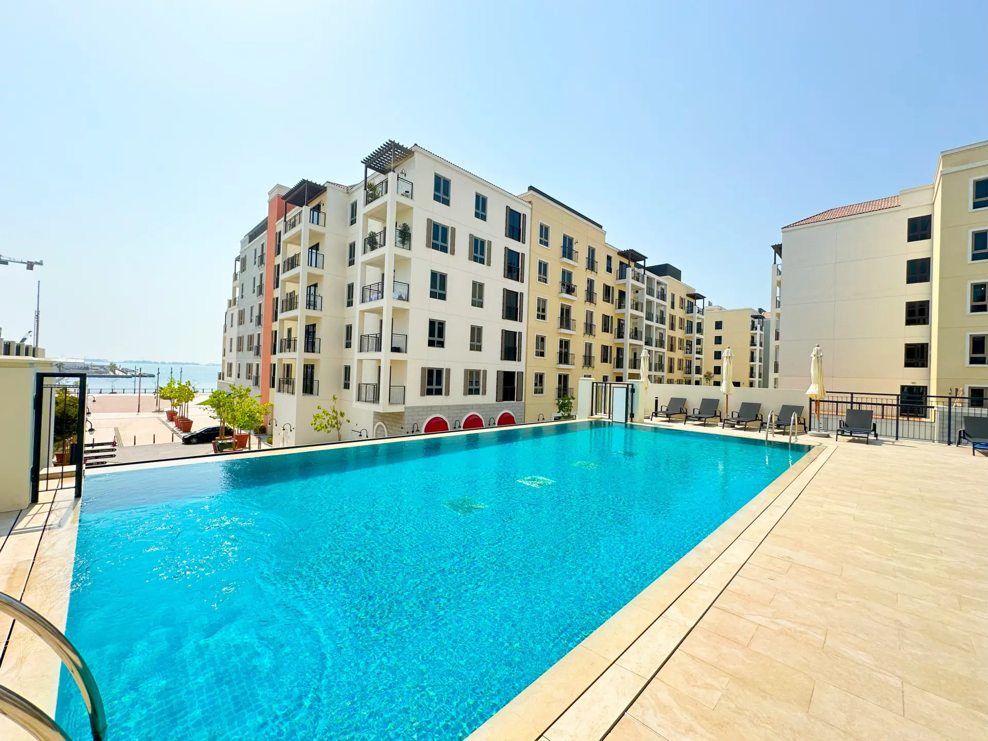 50701-IMG_2096 BORD DE MER / ÉTAGE ÉLEVÉ / MEUBLES DE LUXE – Appartement DUBAI (4/20)