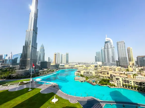 VUE SUR LE BURJ KHALIFA ET LA FONTAINE / MEUBLÉ / CLIMATISSATION GRATUITE – Appartement DUBAI (1/20)