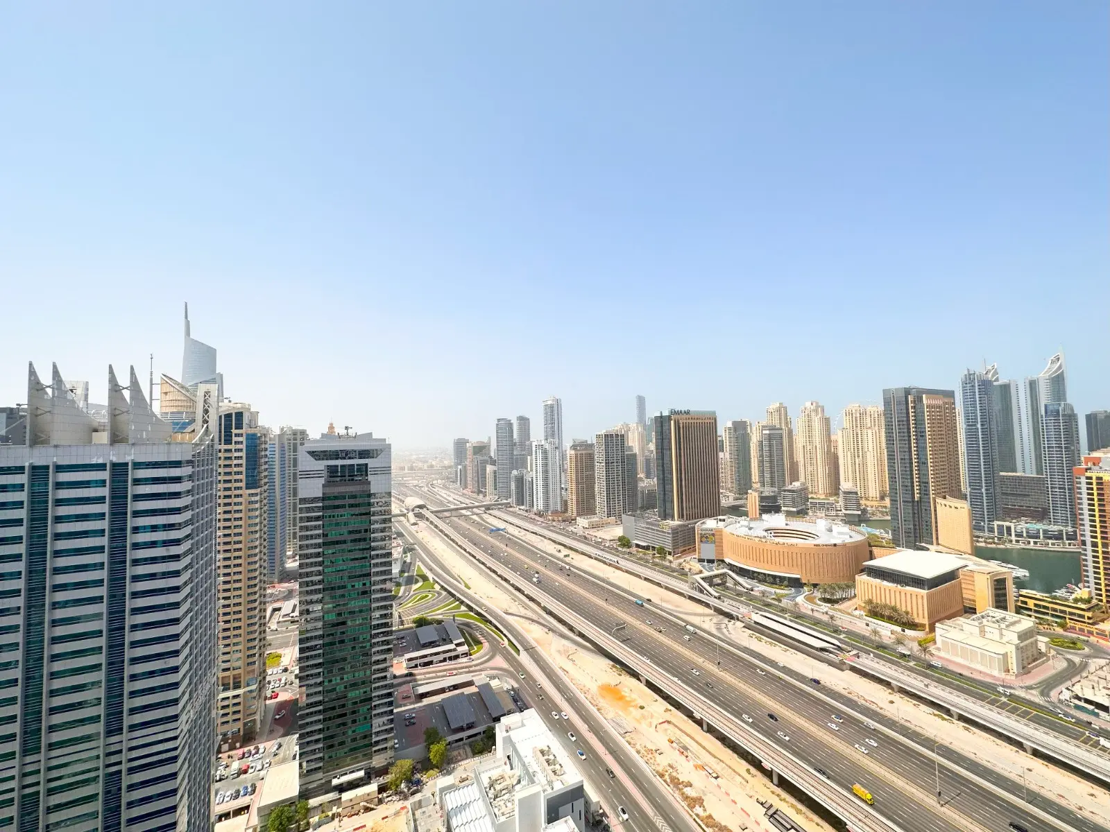 Studio entièrement meublé avec une vue imprenable – Appartement DUBAI (1/10)