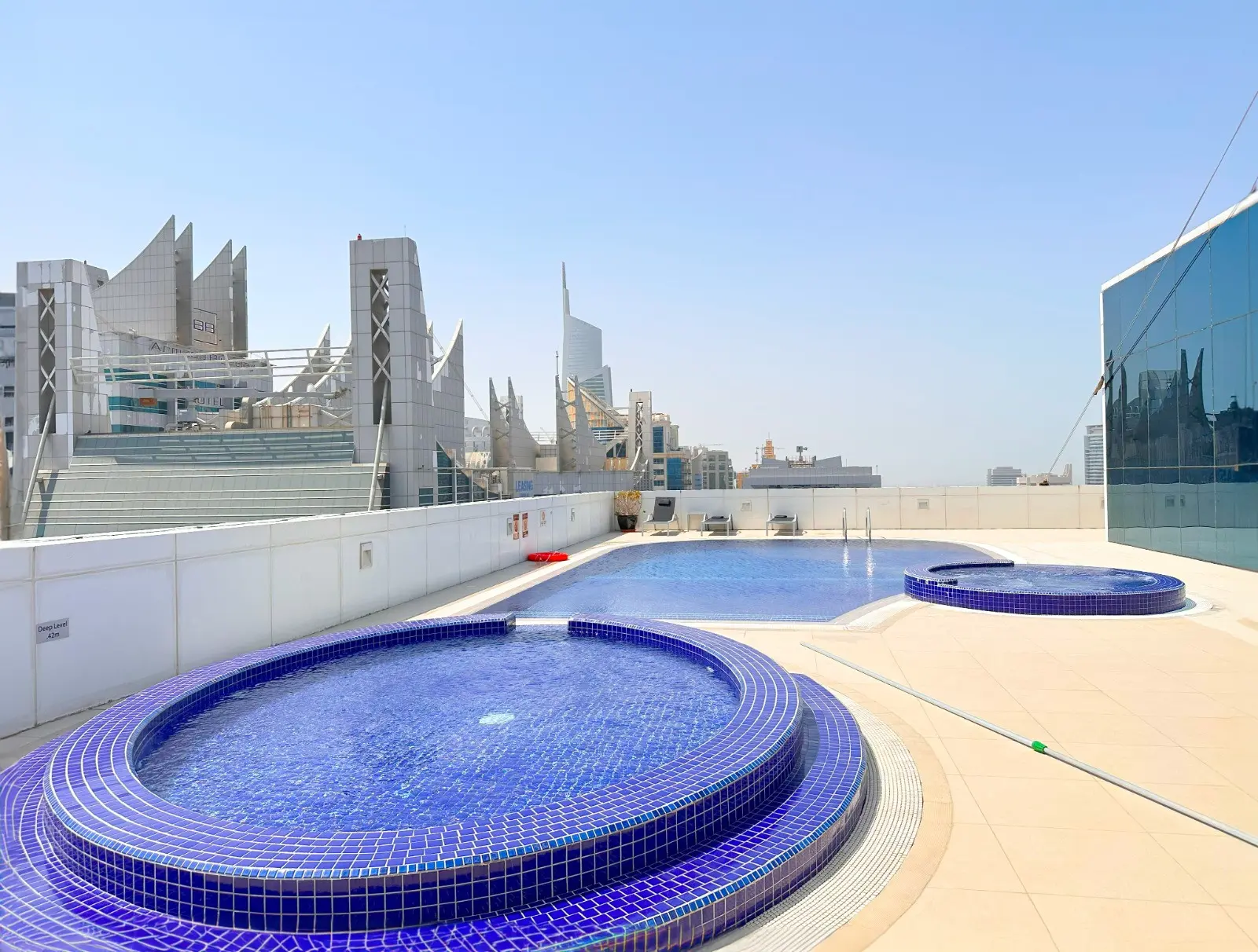 Studio entièrement meublé avec une vue imprenable – Appartement DUBAI (7/10)