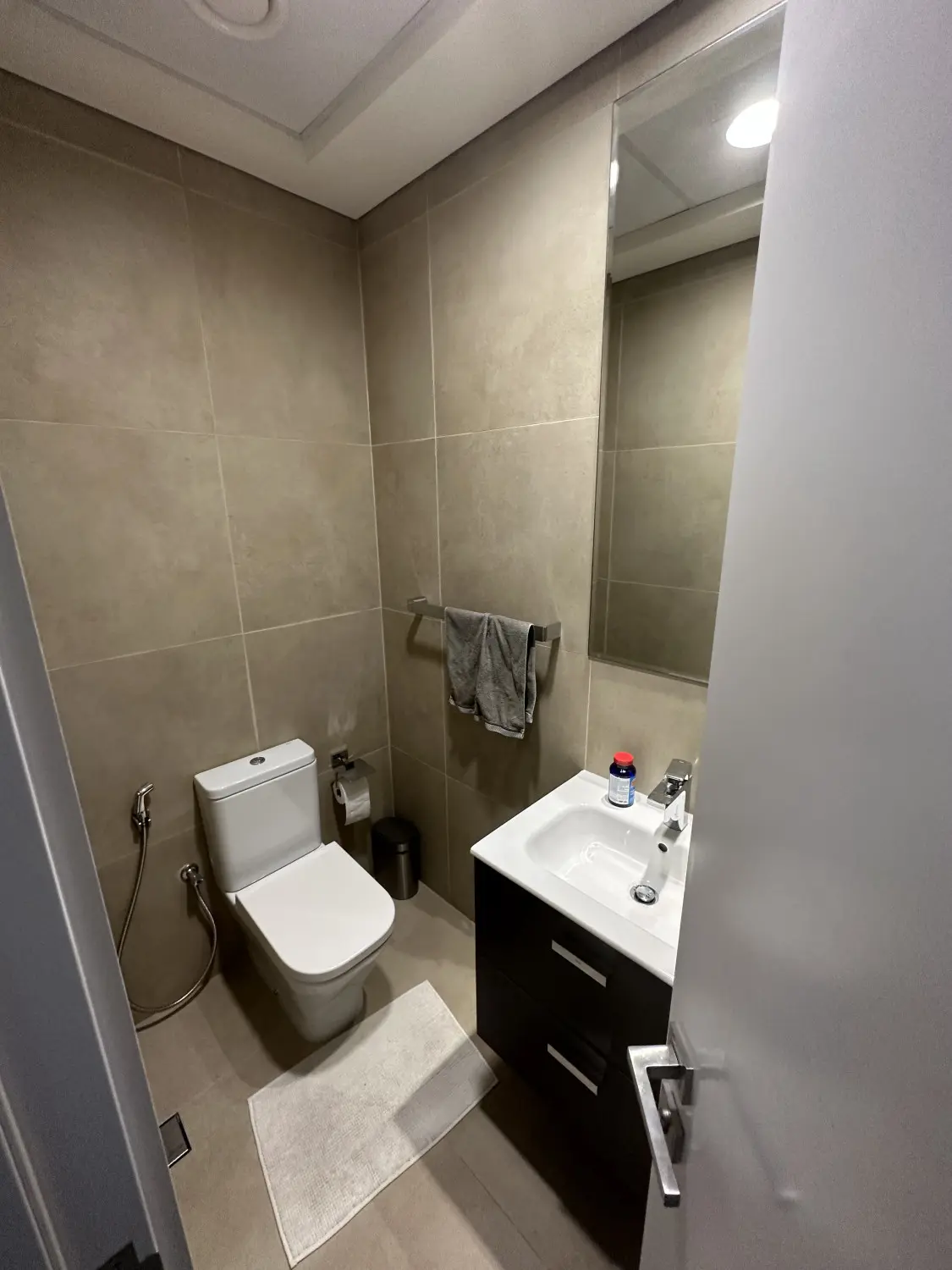 52755-restroom Spacieux T2 dans une des tours les plus standing de la Marina – Appartement Dubai (4/9)