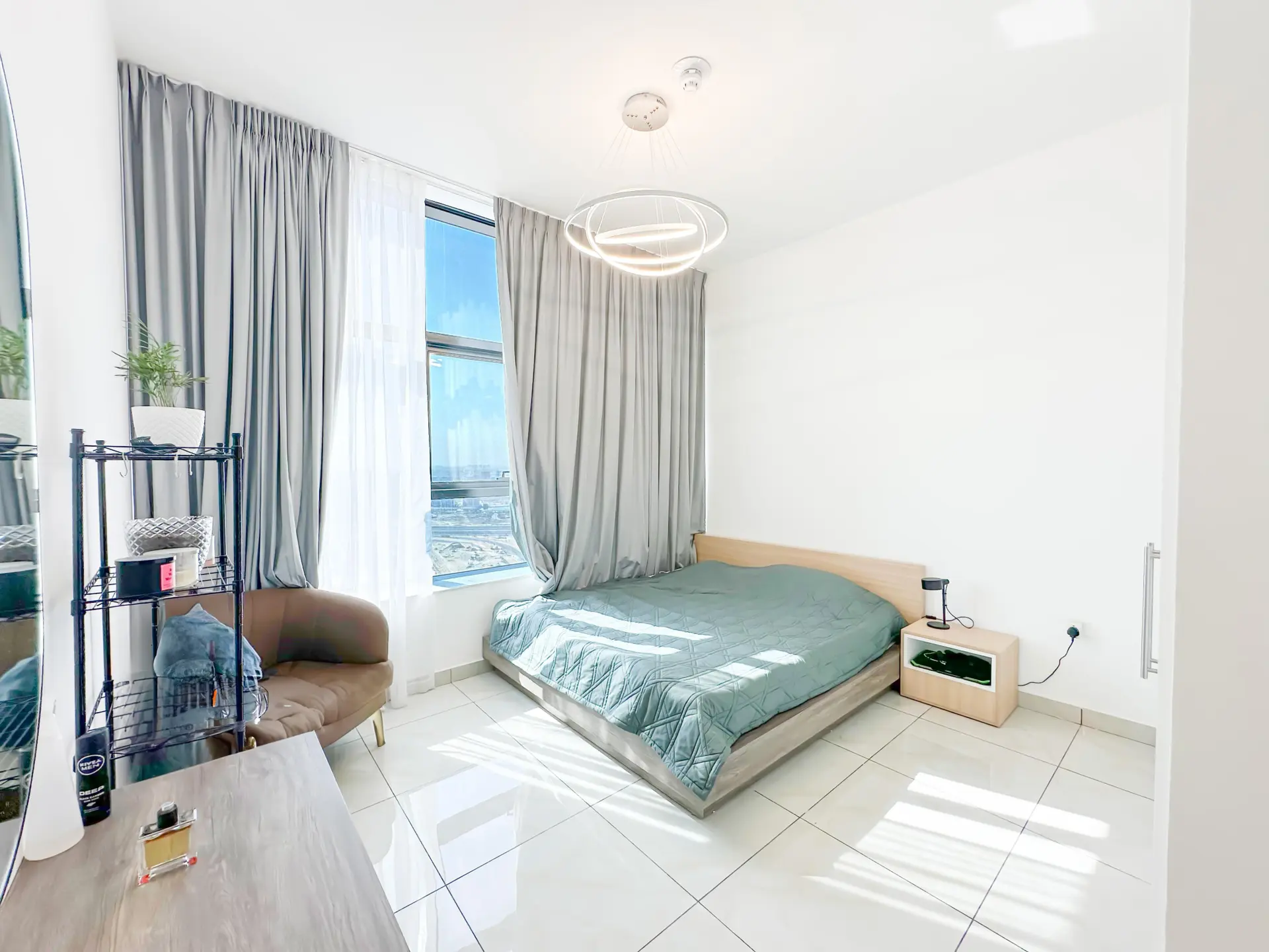 PREMIUM | MEUBLÉ ET LOUÉ | SANS BALCON – Appartement Dubai (5/11)