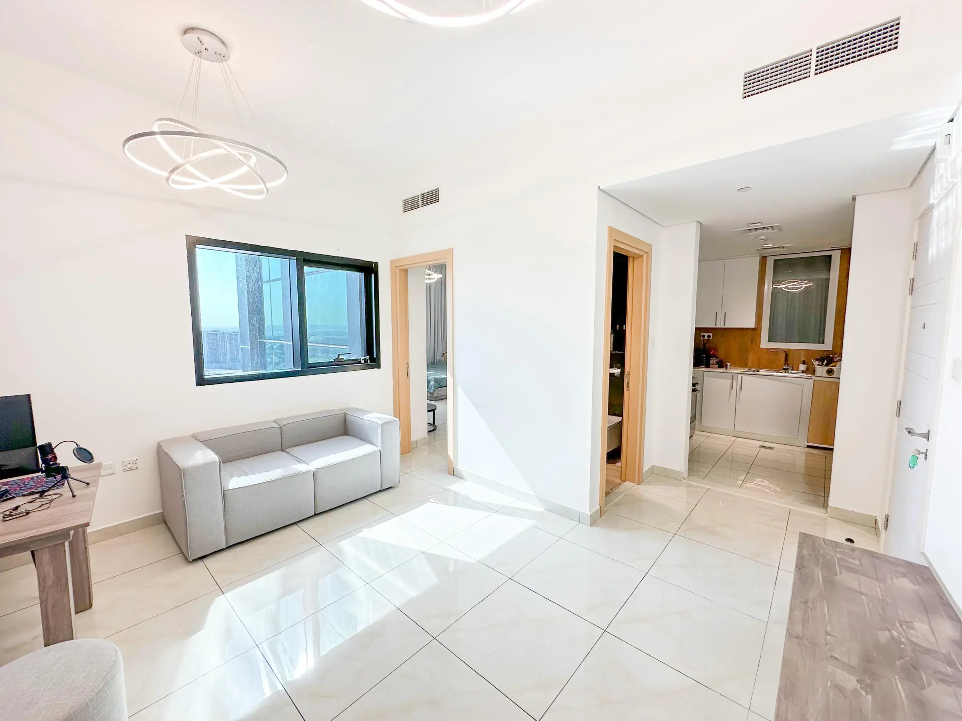 PREMIUM | MEUBLÉ ET LOUÉ | SANS BALCON – Appartement Dubai (2/11)